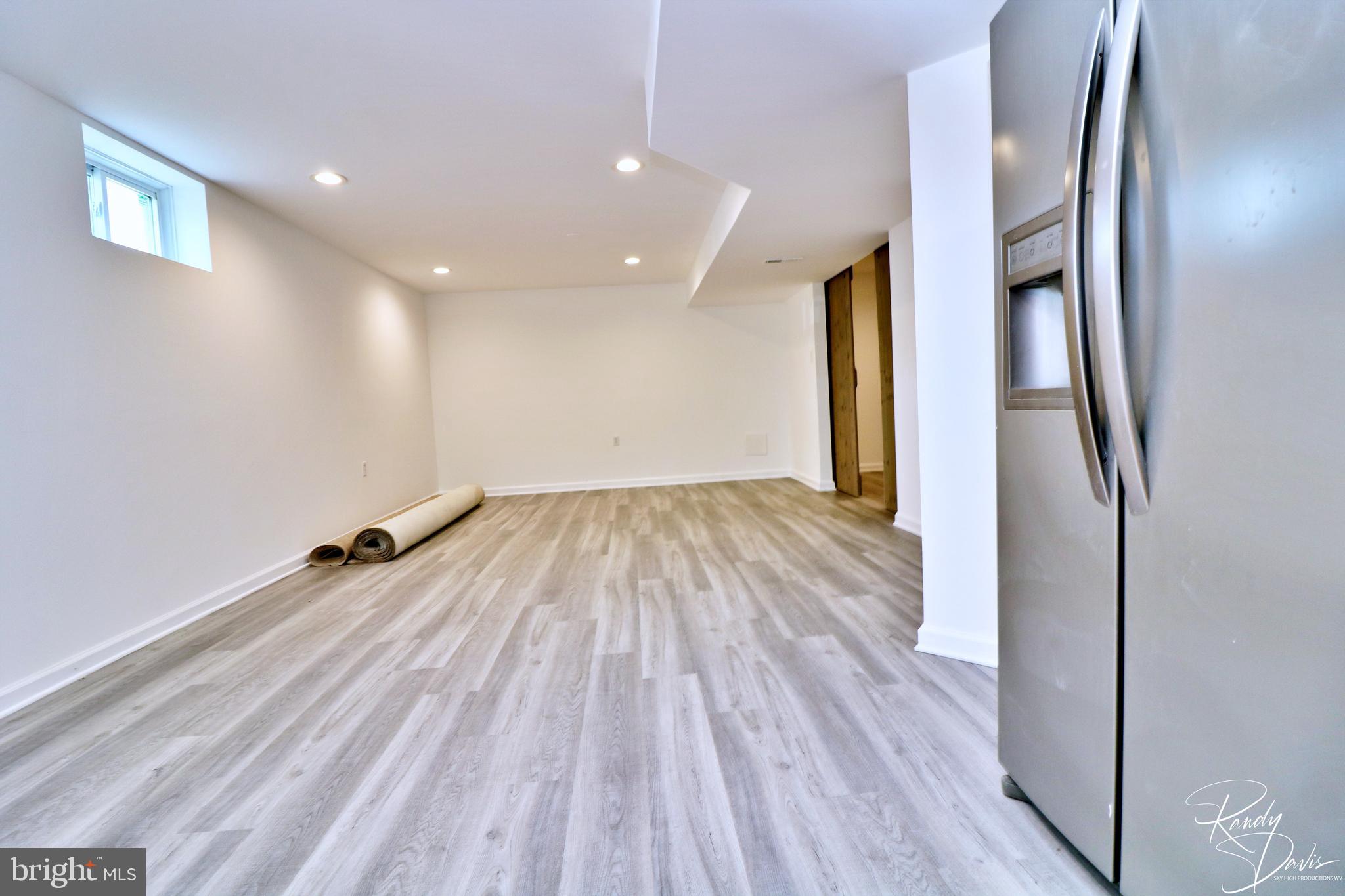 LAKELAND PLACE - Residential