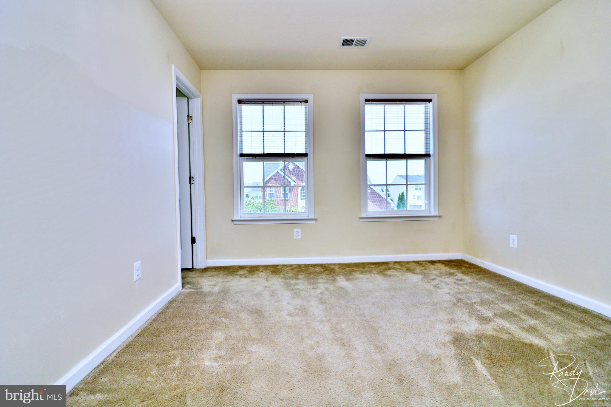 LAKELAND PLACE - Residential