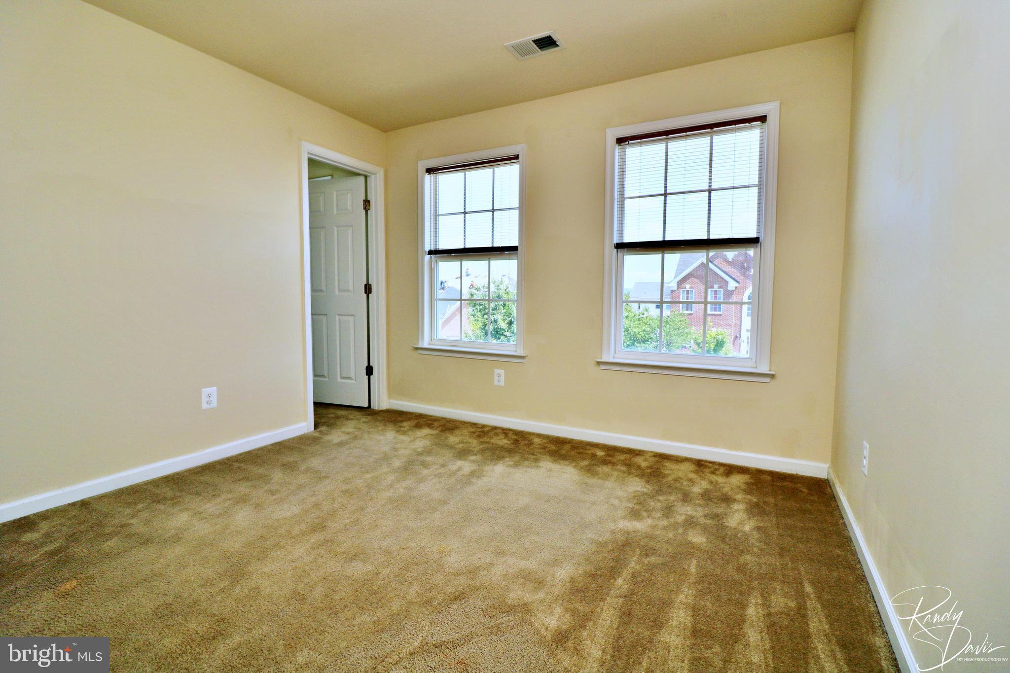 LAKELAND PLACE - Residential