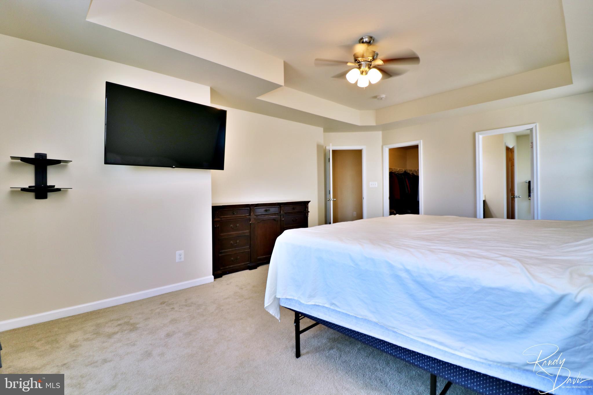 LAKELAND PLACE - Residential