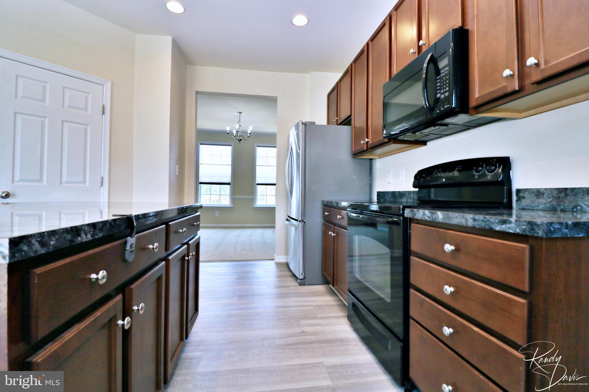 LAKELAND PLACE - Residential