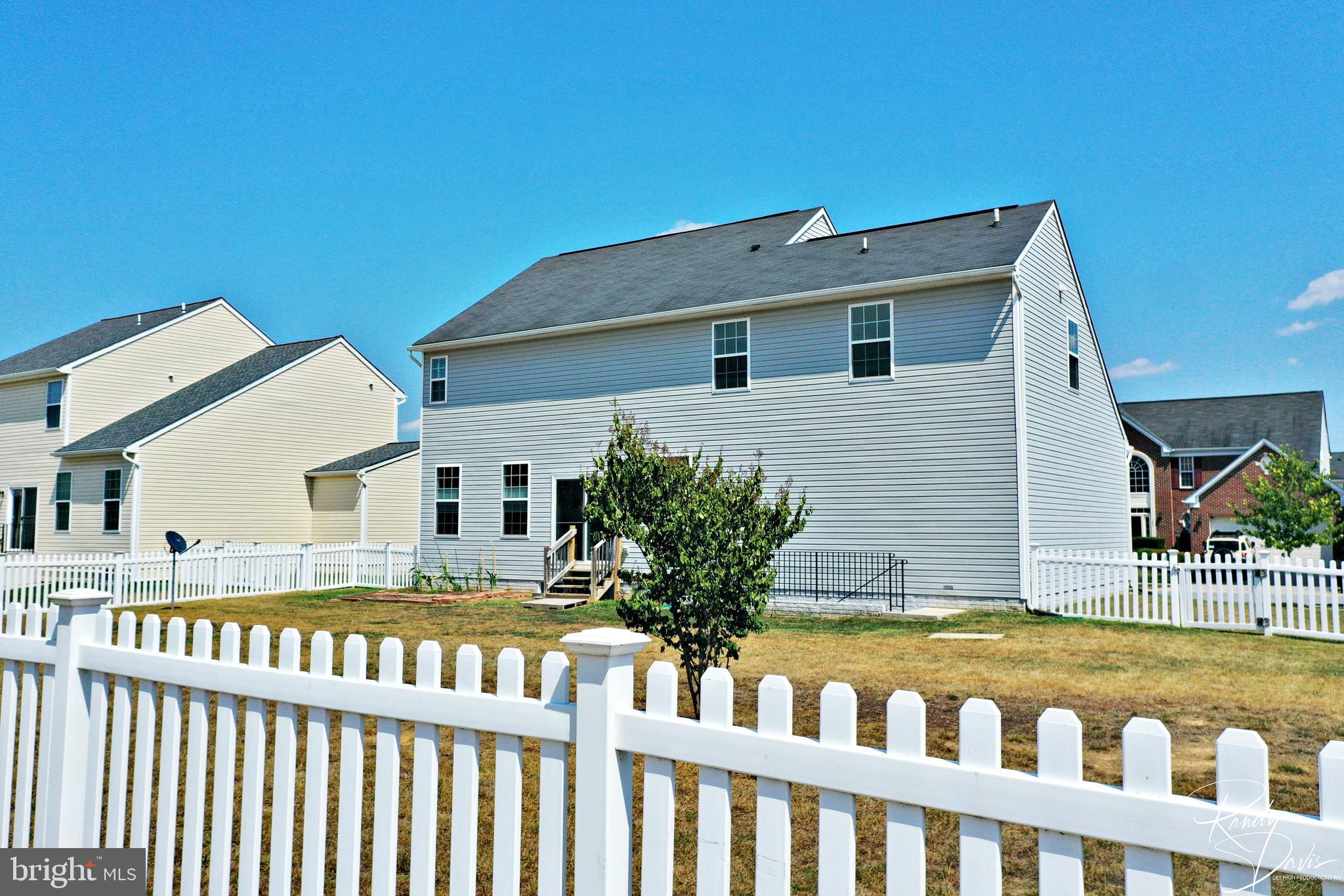 LAKELAND PLACE - Residential