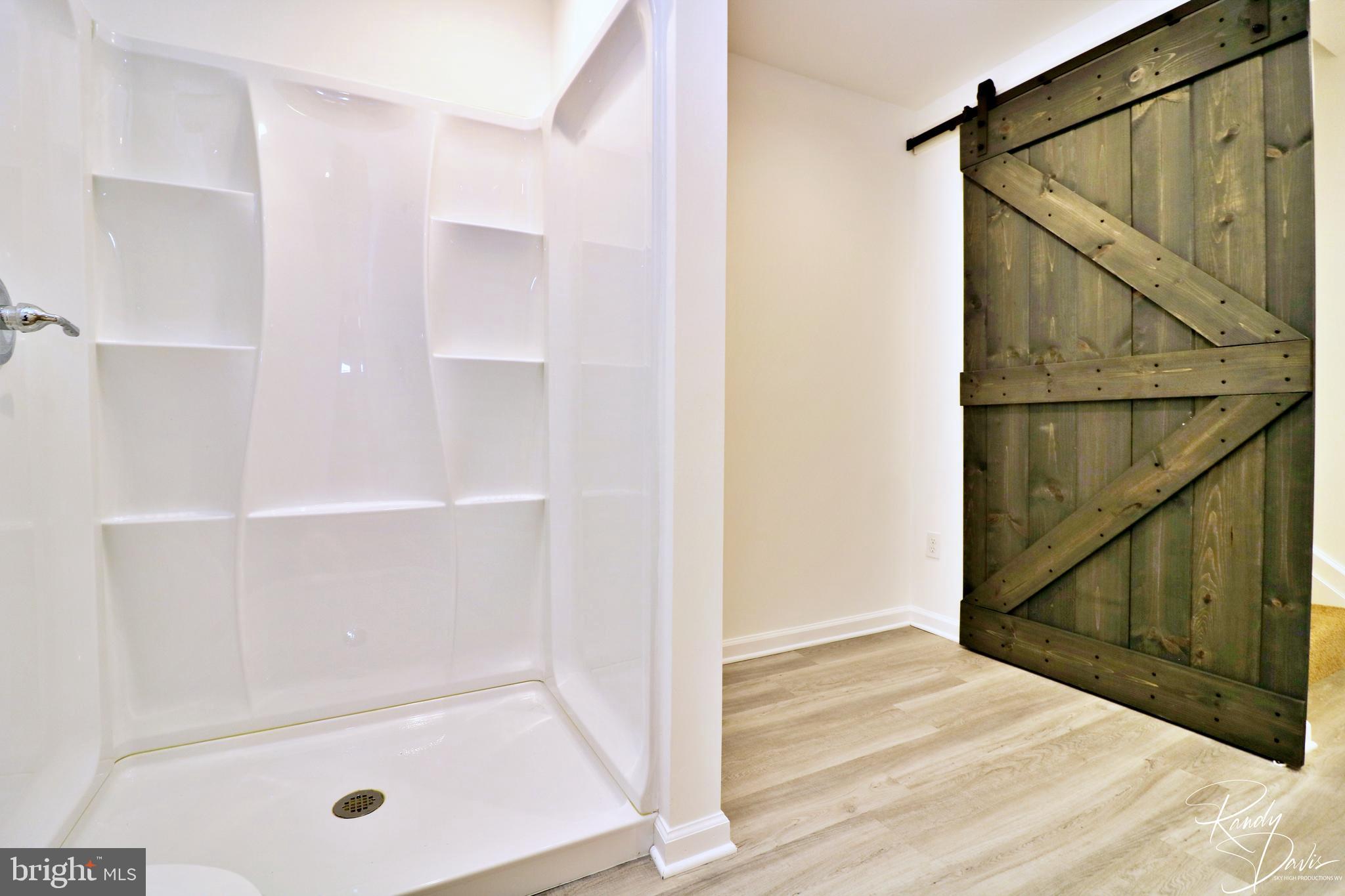 LAKELAND PLACE - Residential