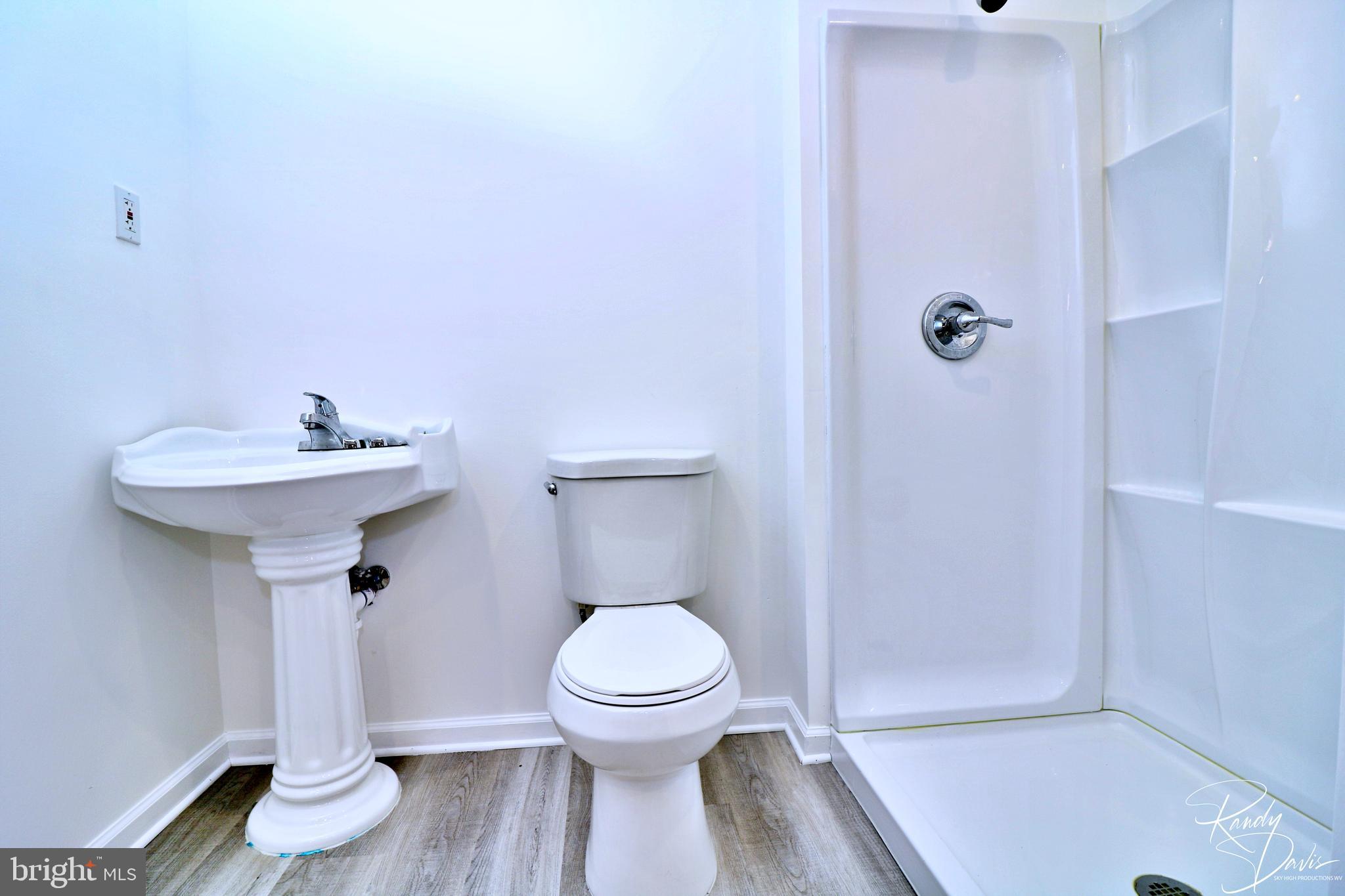 LAKELAND PLACE - Residential