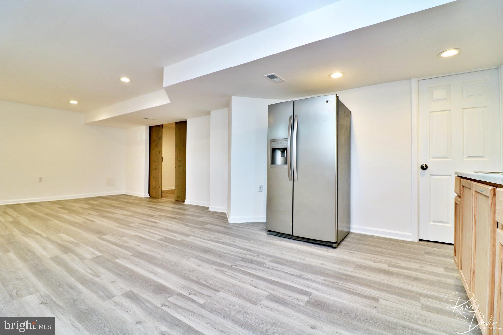 LAKELAND PLACE - Residential