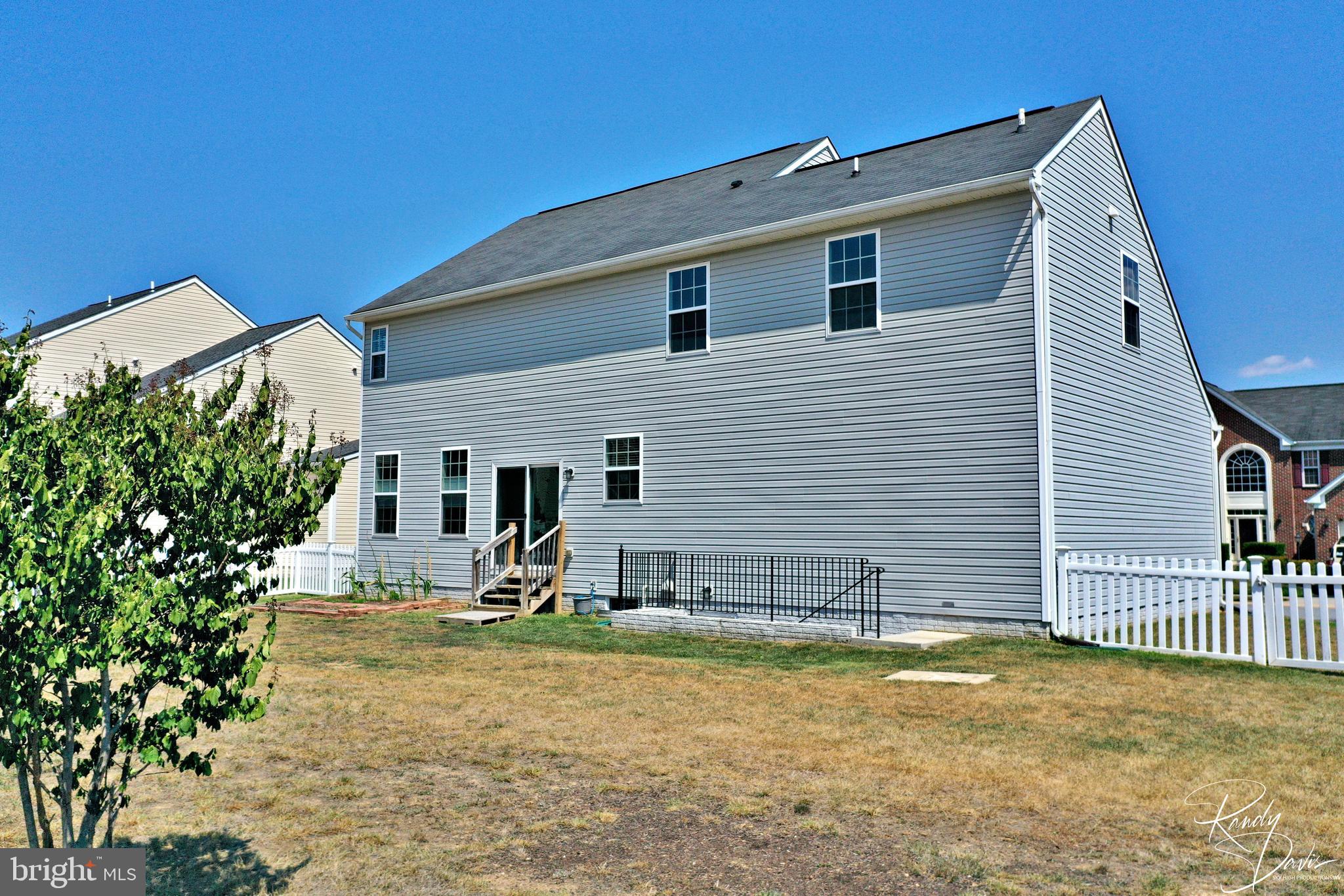 LAKELAND PLACE - Residential