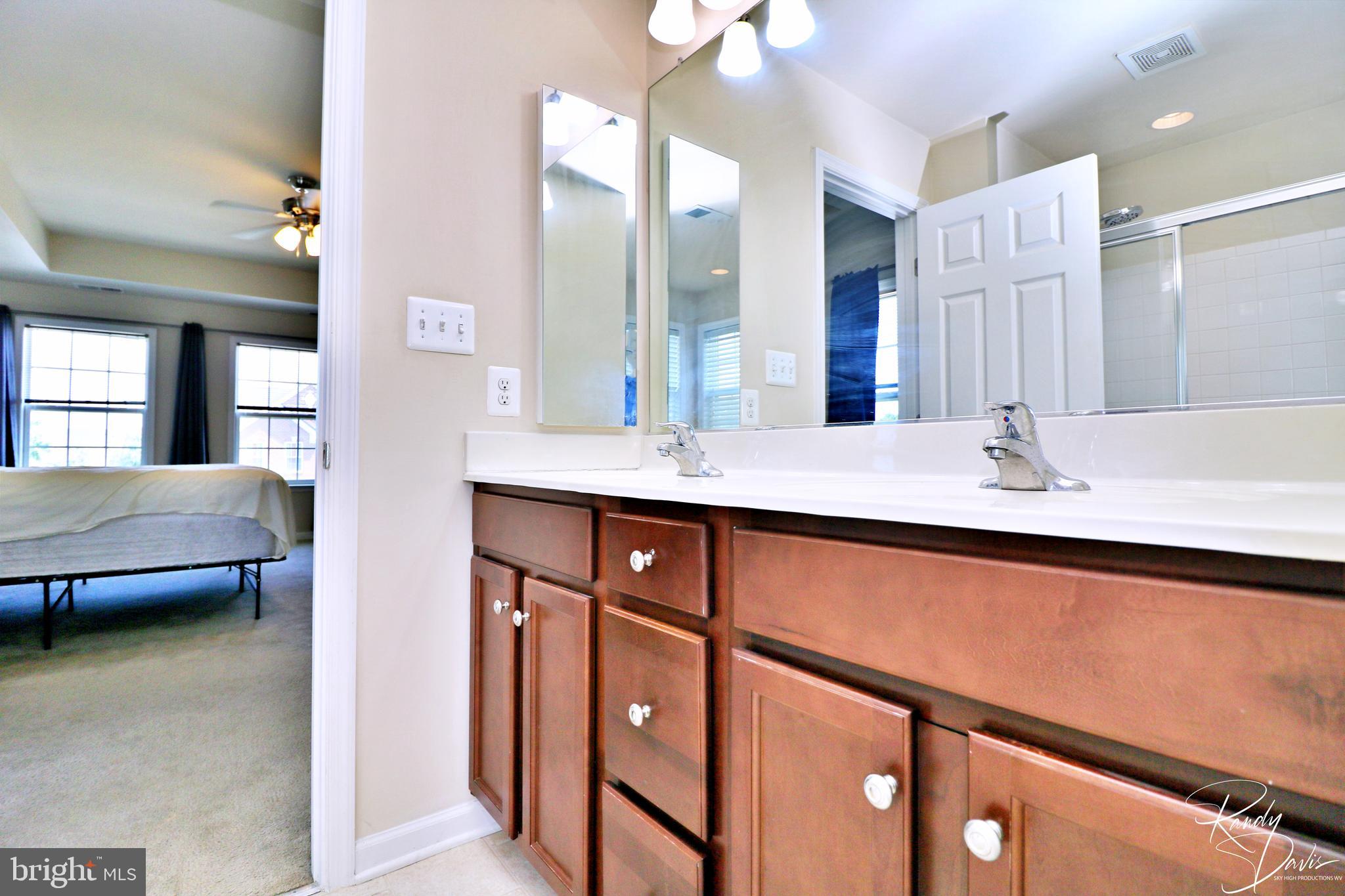 LAKELAND PLACE - Residential