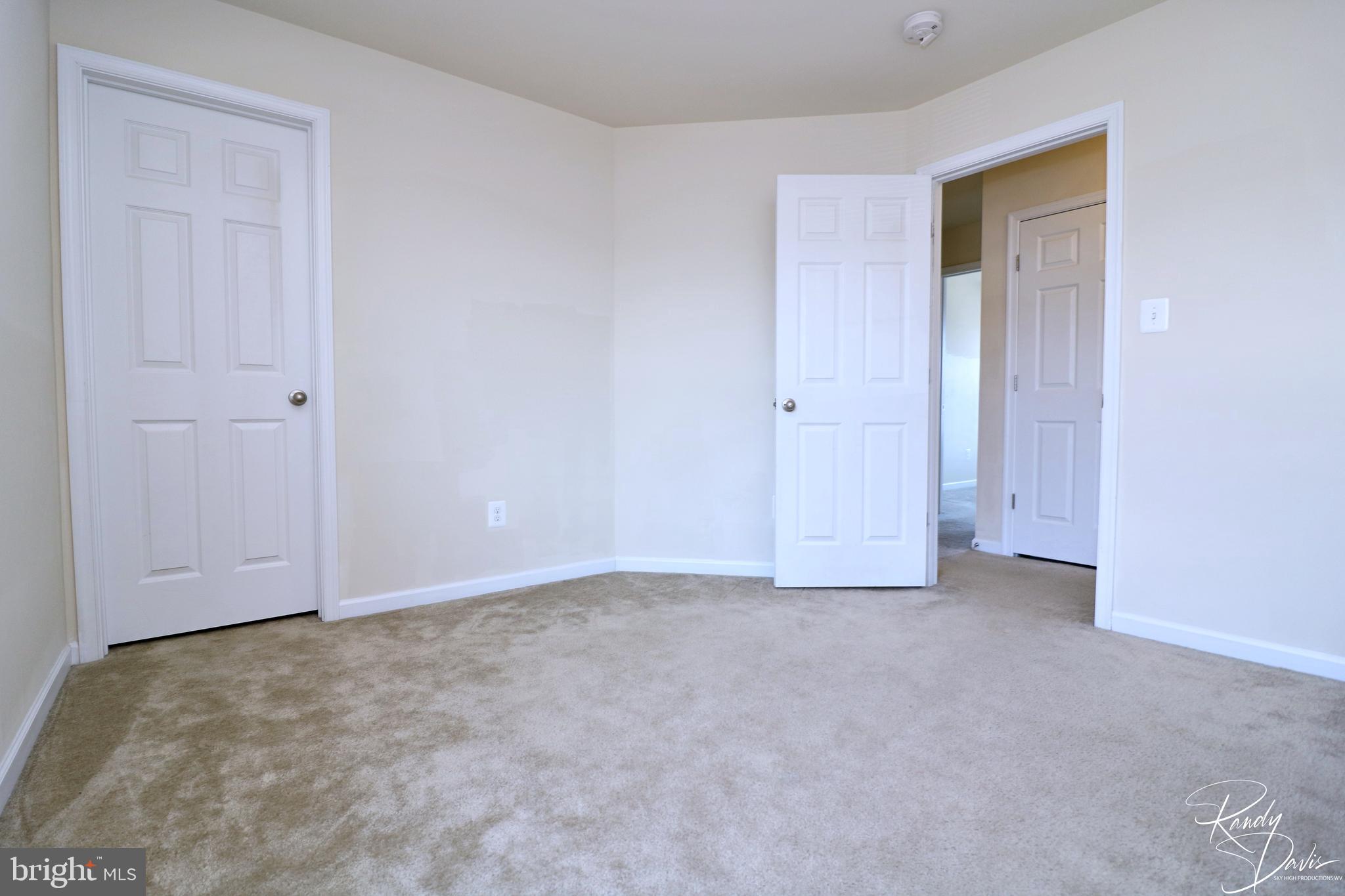 LAKELAND PLACE - Residential