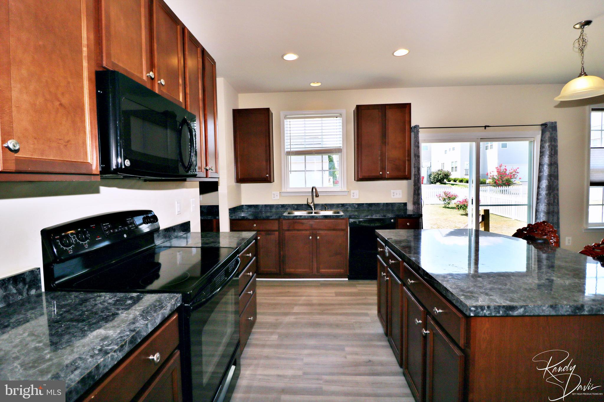 LAKELAND PLACE - Residential