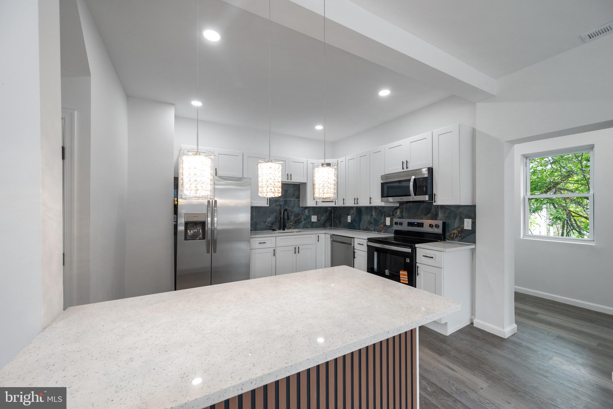 WINDSOR HILLS - Residential