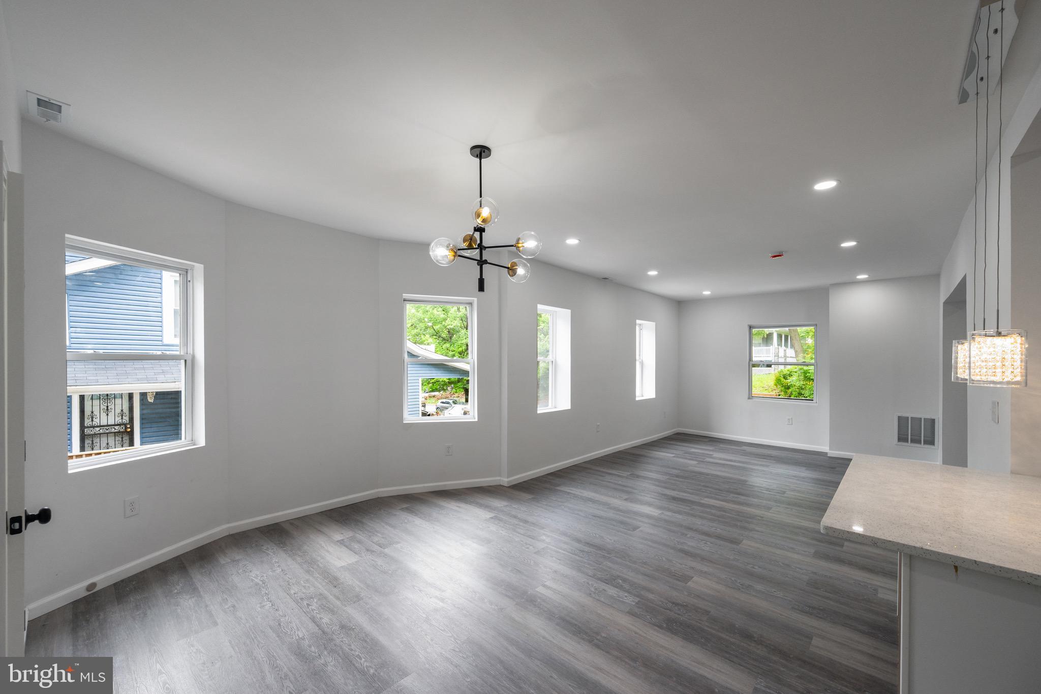 WINDSOR HILLS - Residential