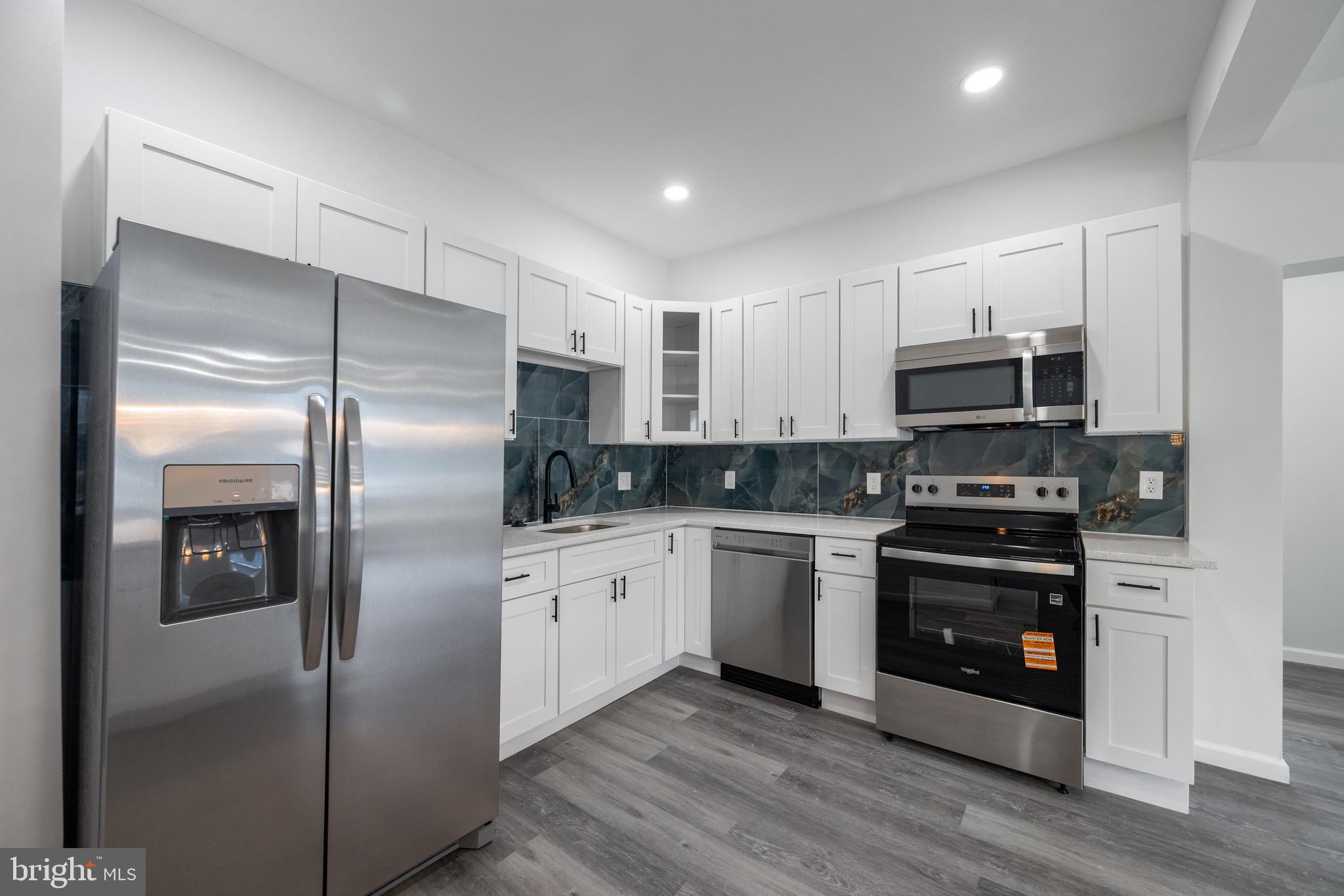 WINDSOR HILLS - Residential