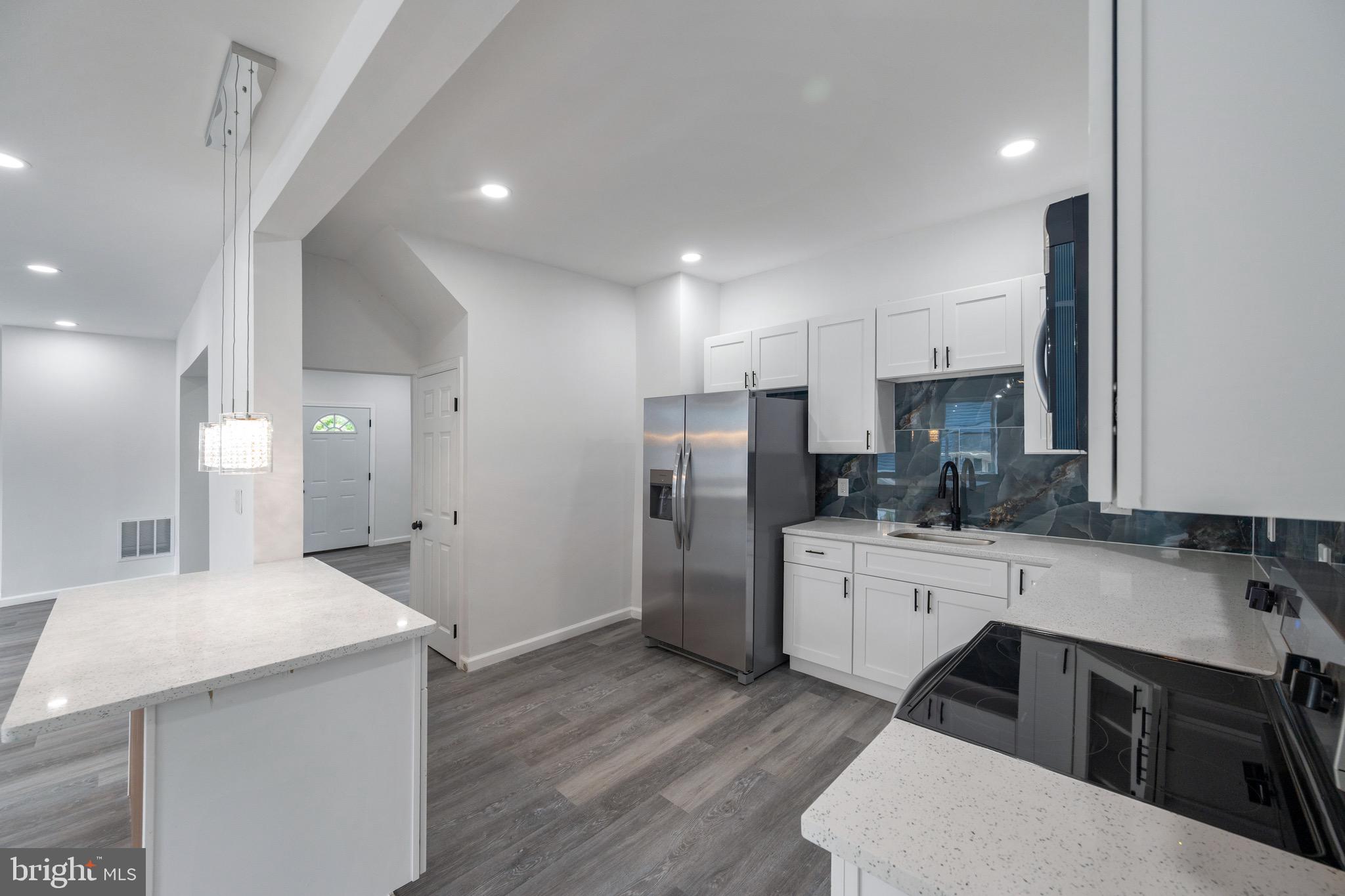 WINDSOR HILLS - Residential