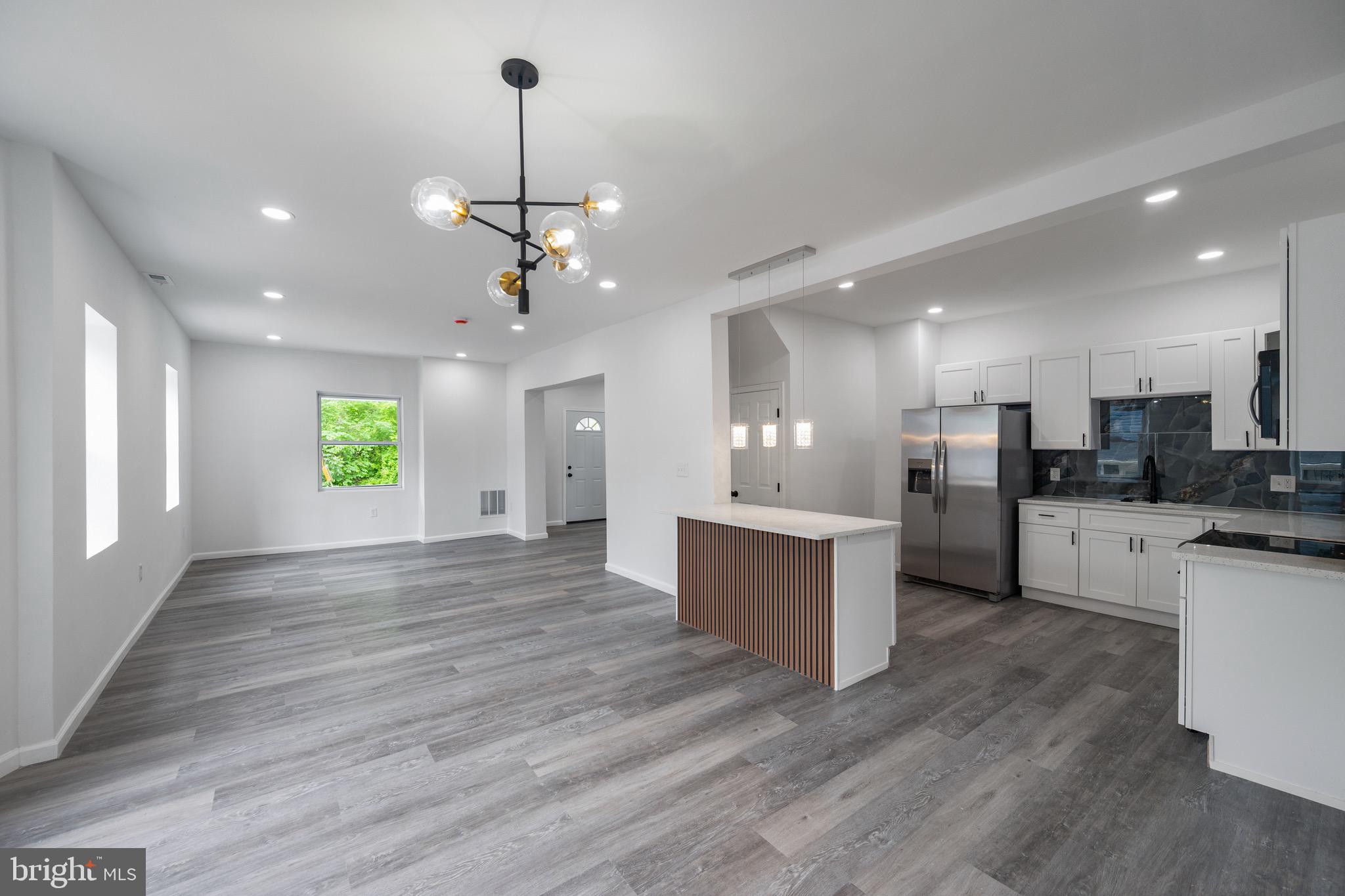 WINDSOR HILLS - Residential