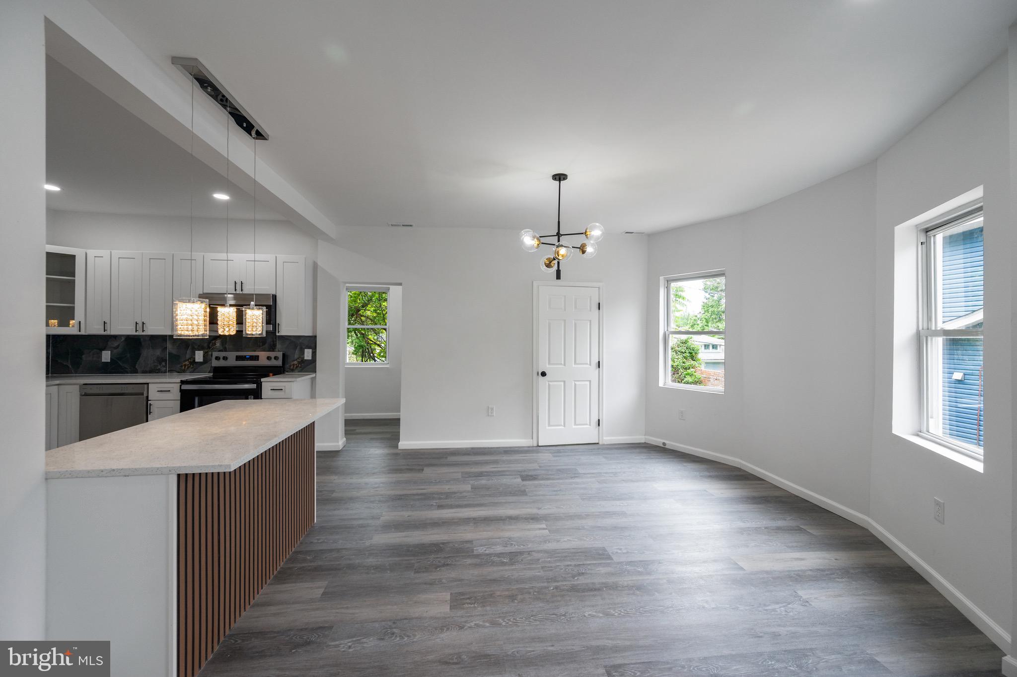WINDSOR HILLS - Residential