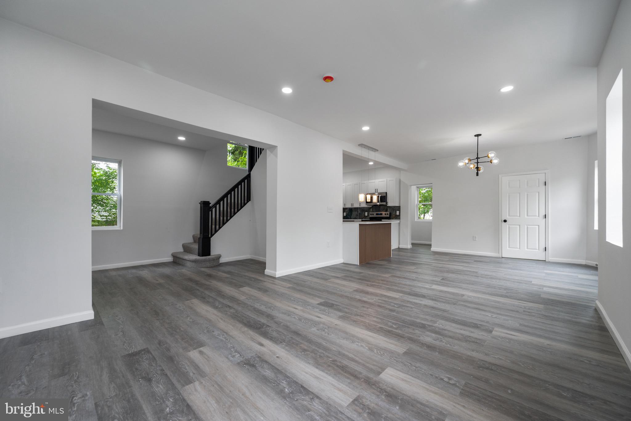 WINDSOR HILLS - Residential