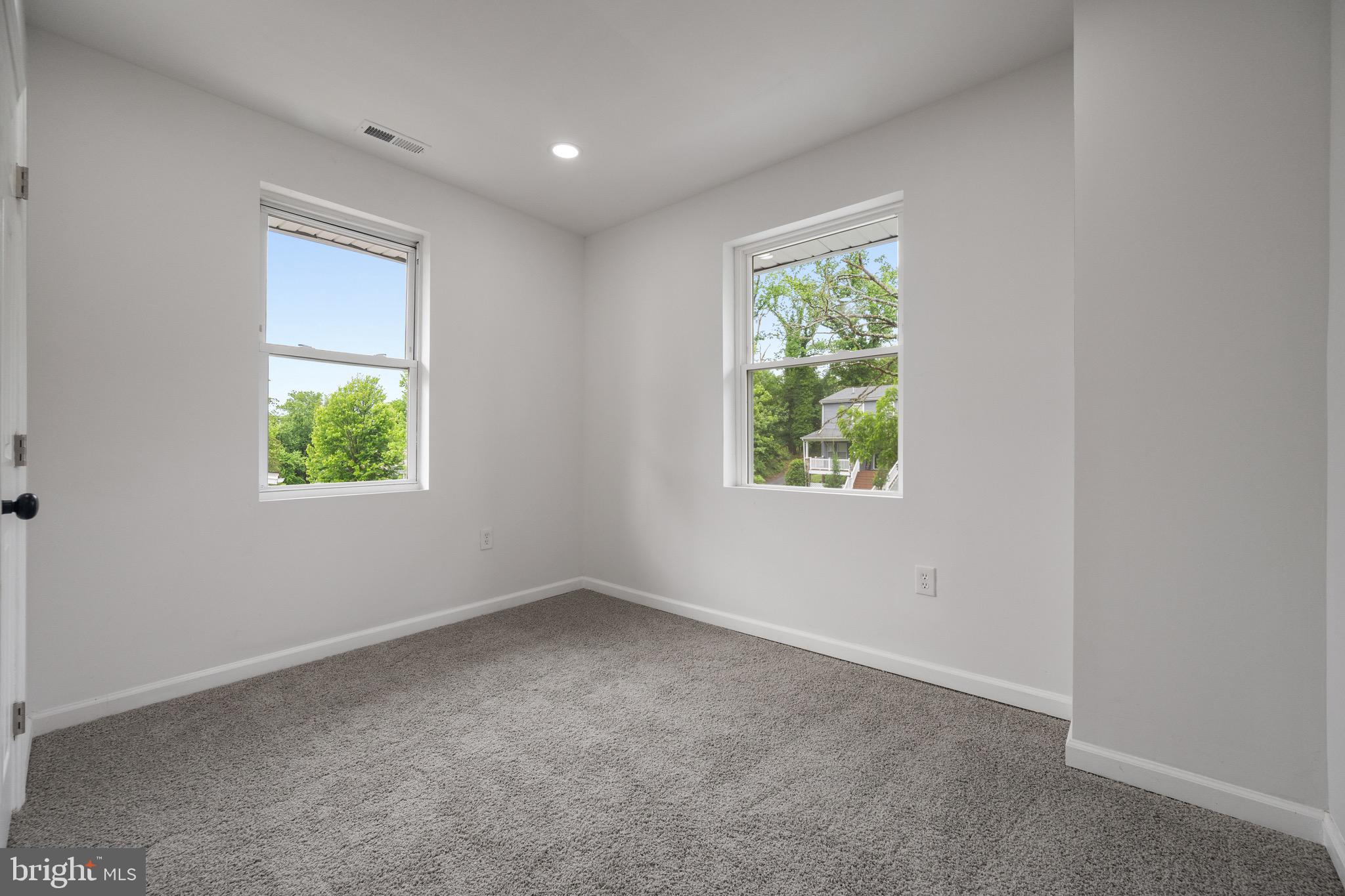 WINDSOR HILLS - Residential