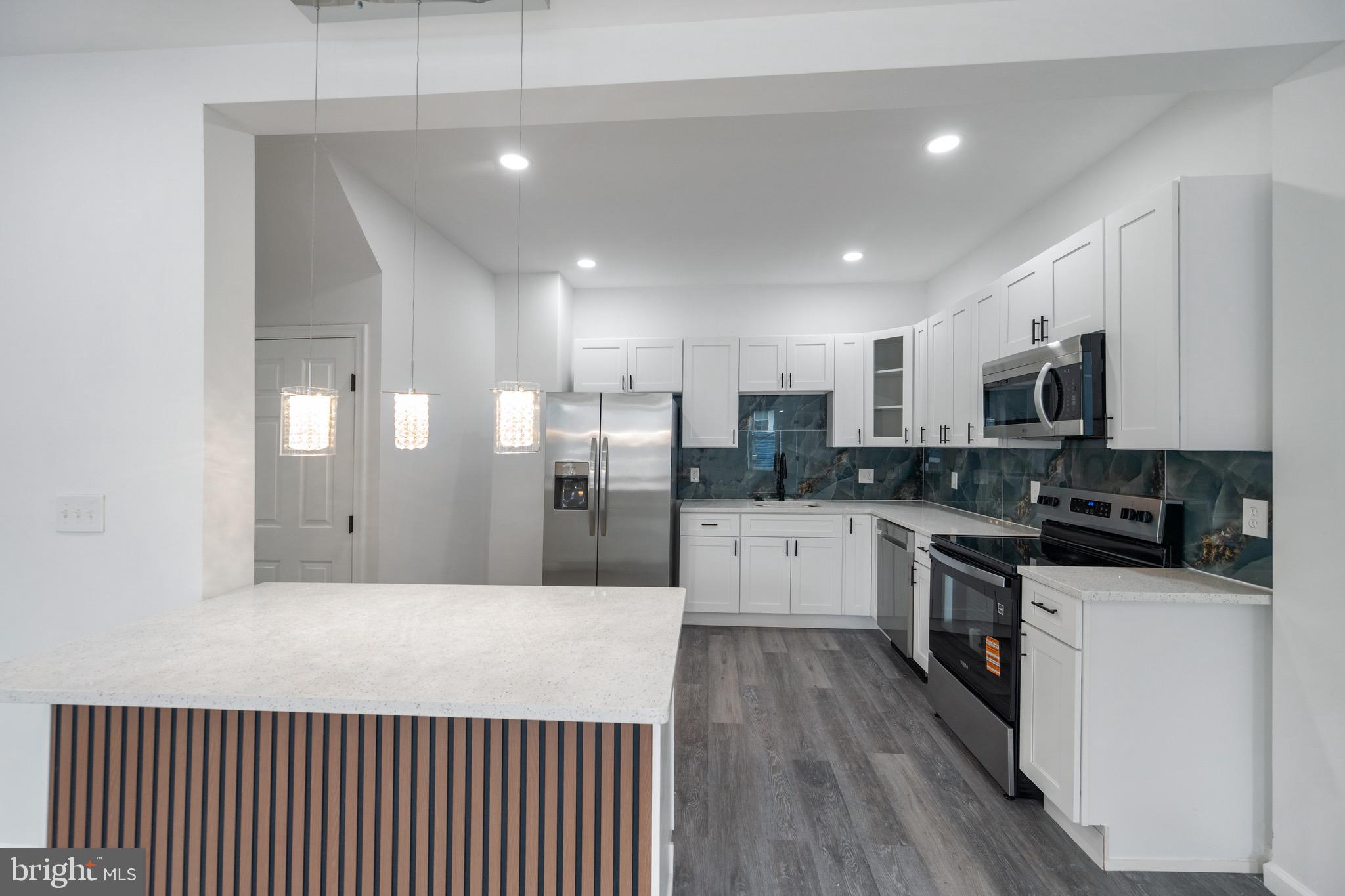 WINDSOR HILLS - Residential