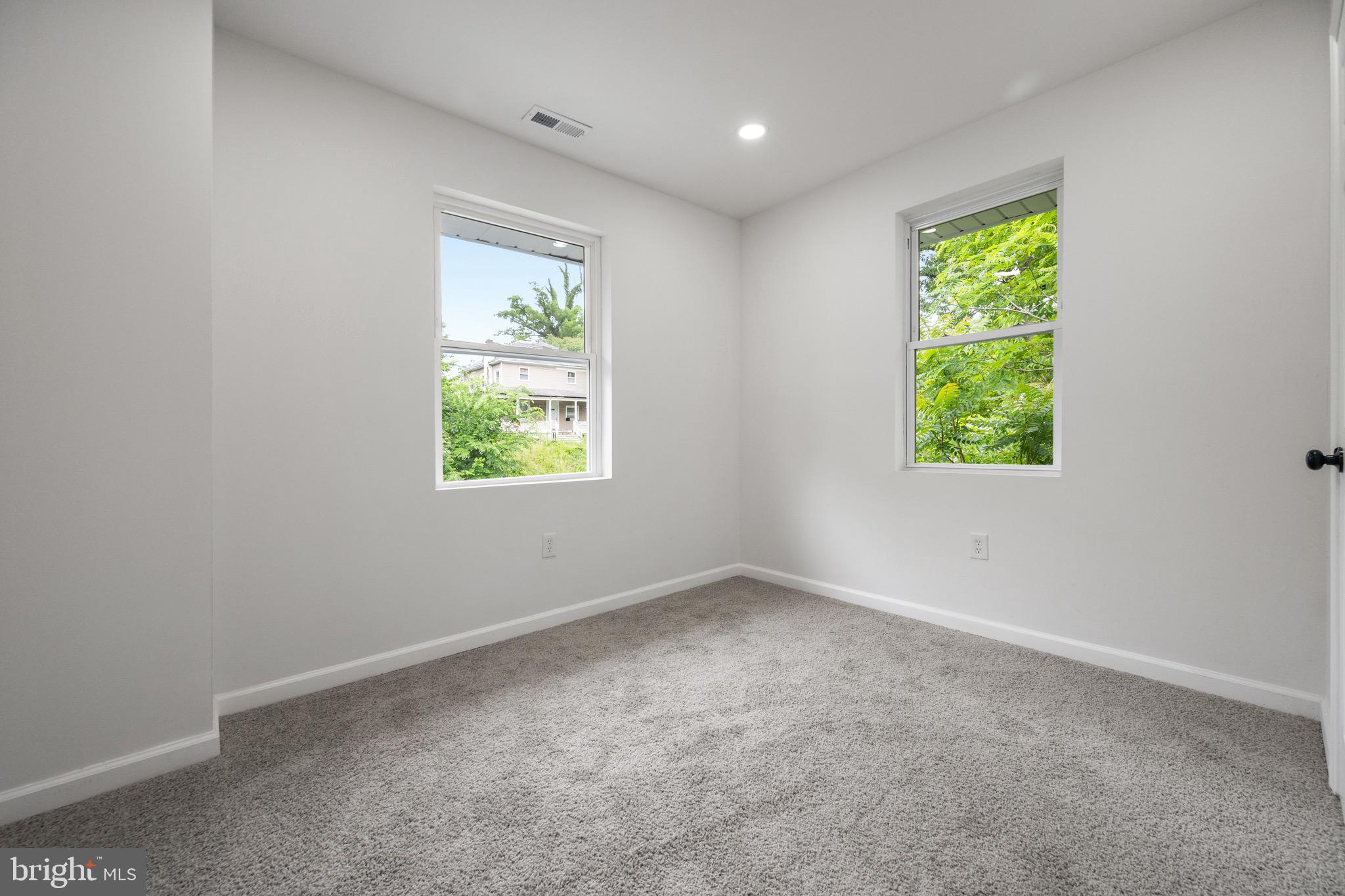 WINDSOR HILLS - Residential