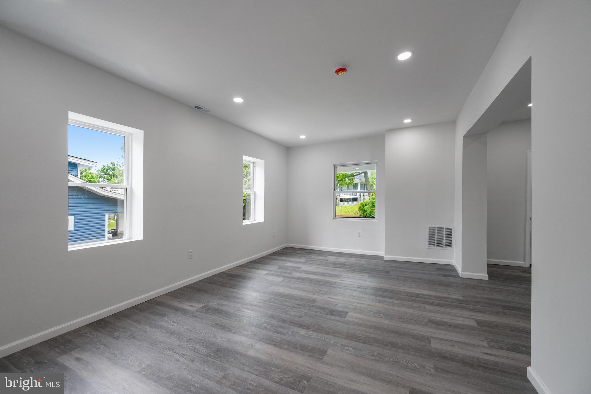 WINDSOR HILLS - Residential