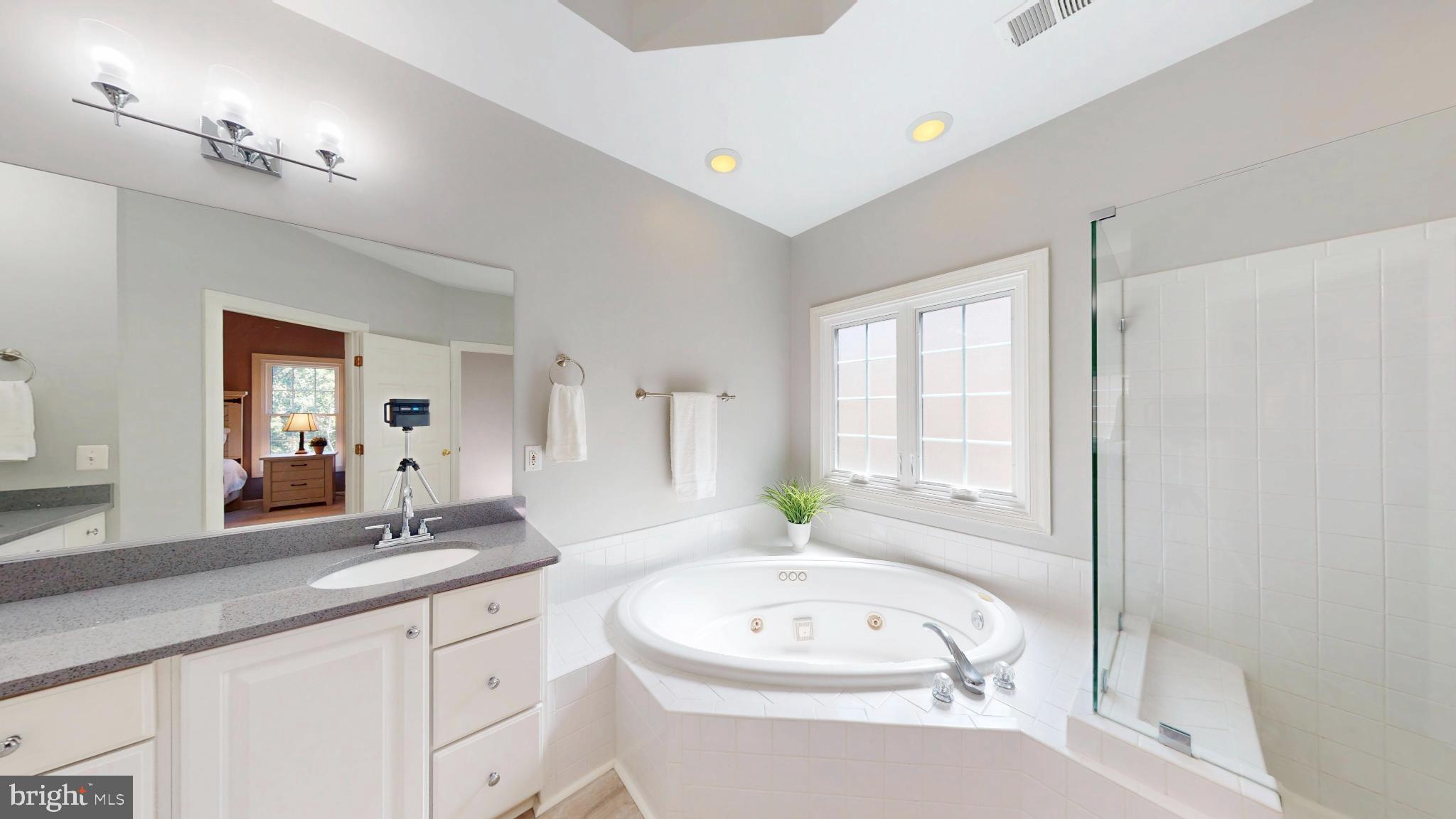 RIVER CREST - Residential