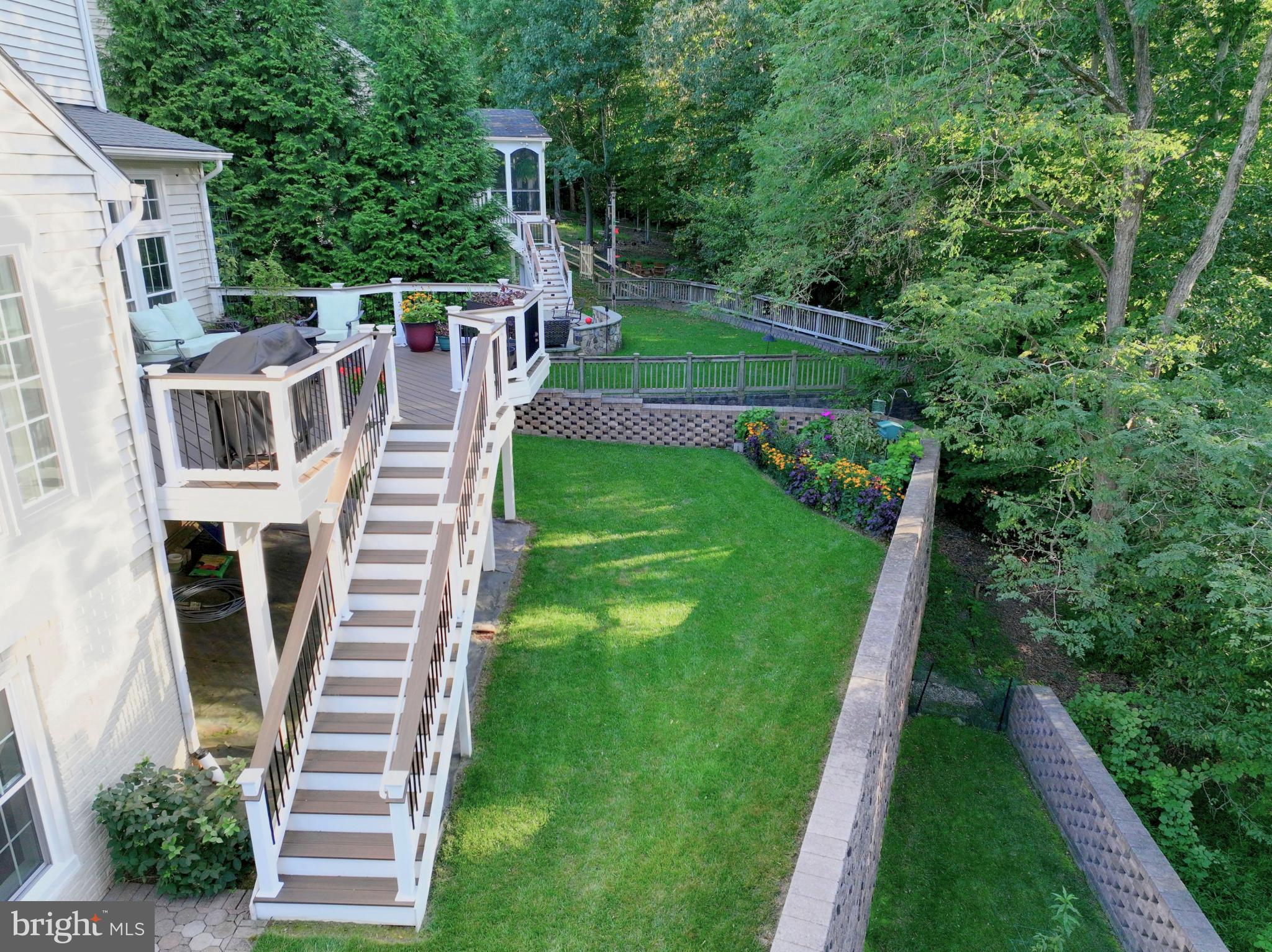 RIVER CREST - Residential