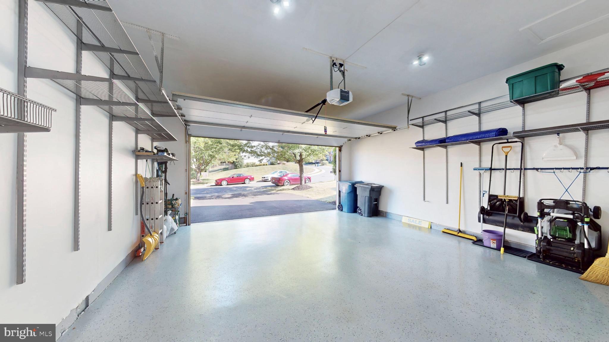 RIVER CREST - Residential