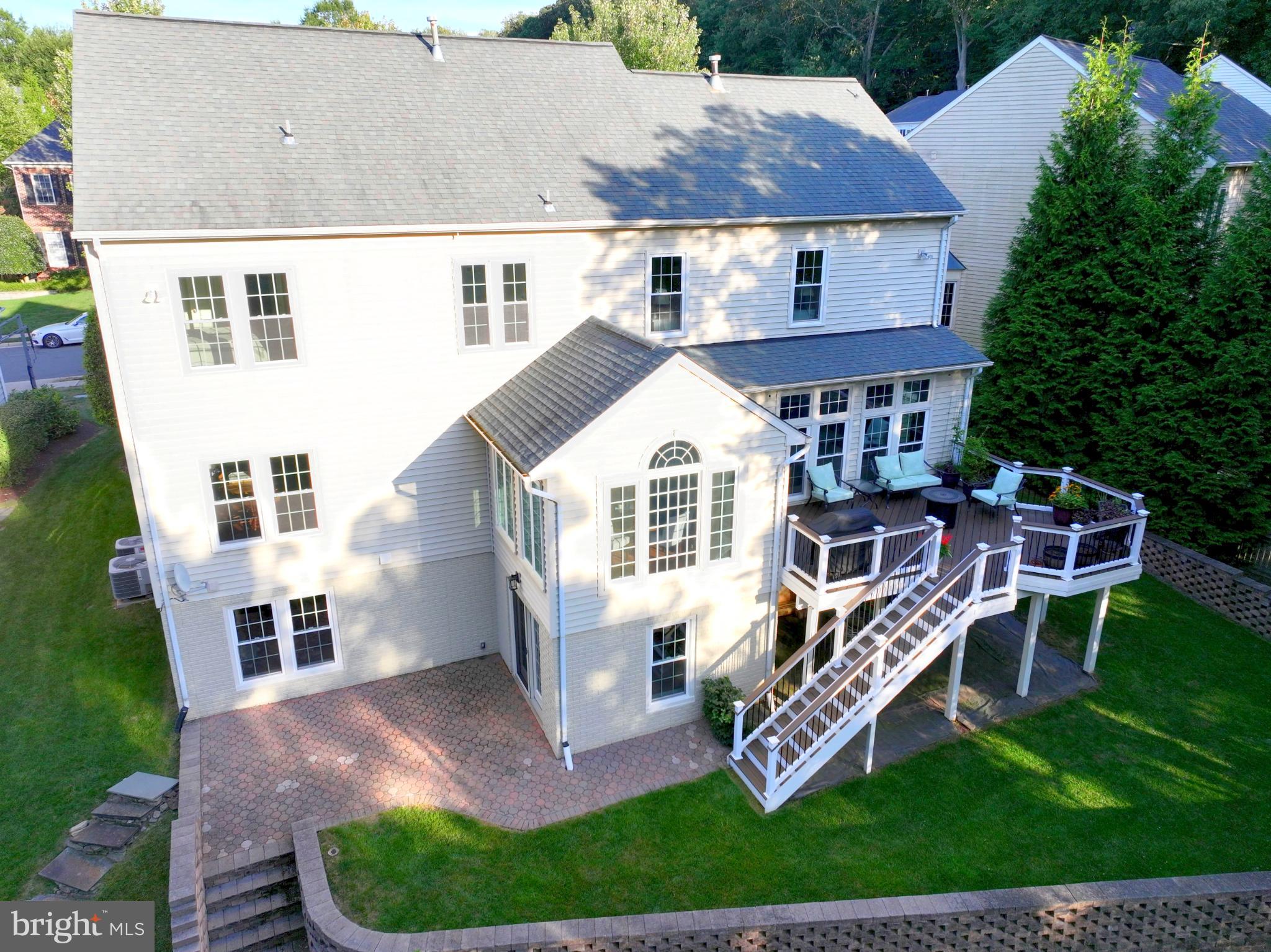 RIVER CREST - Residential