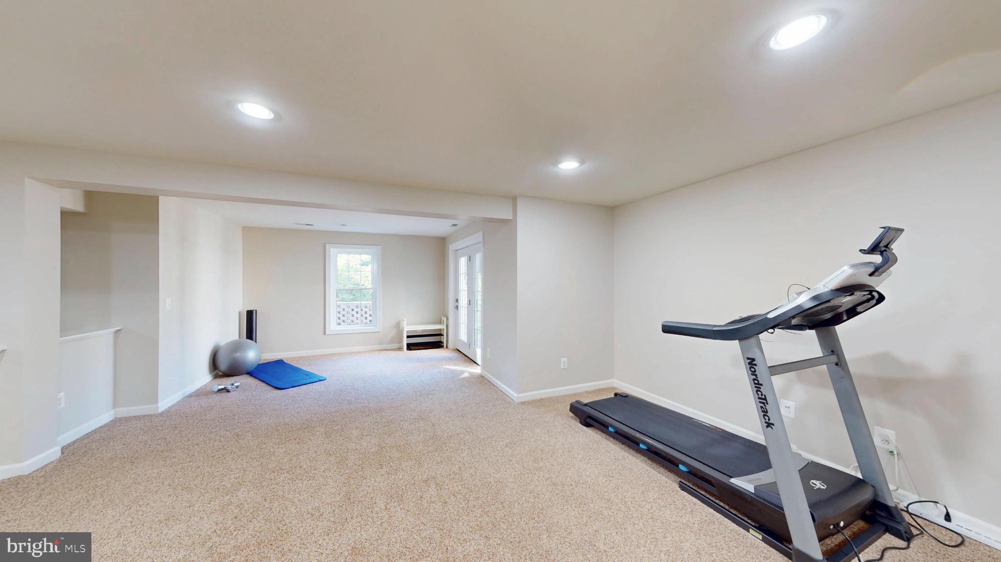 RIVER CREST - Residential