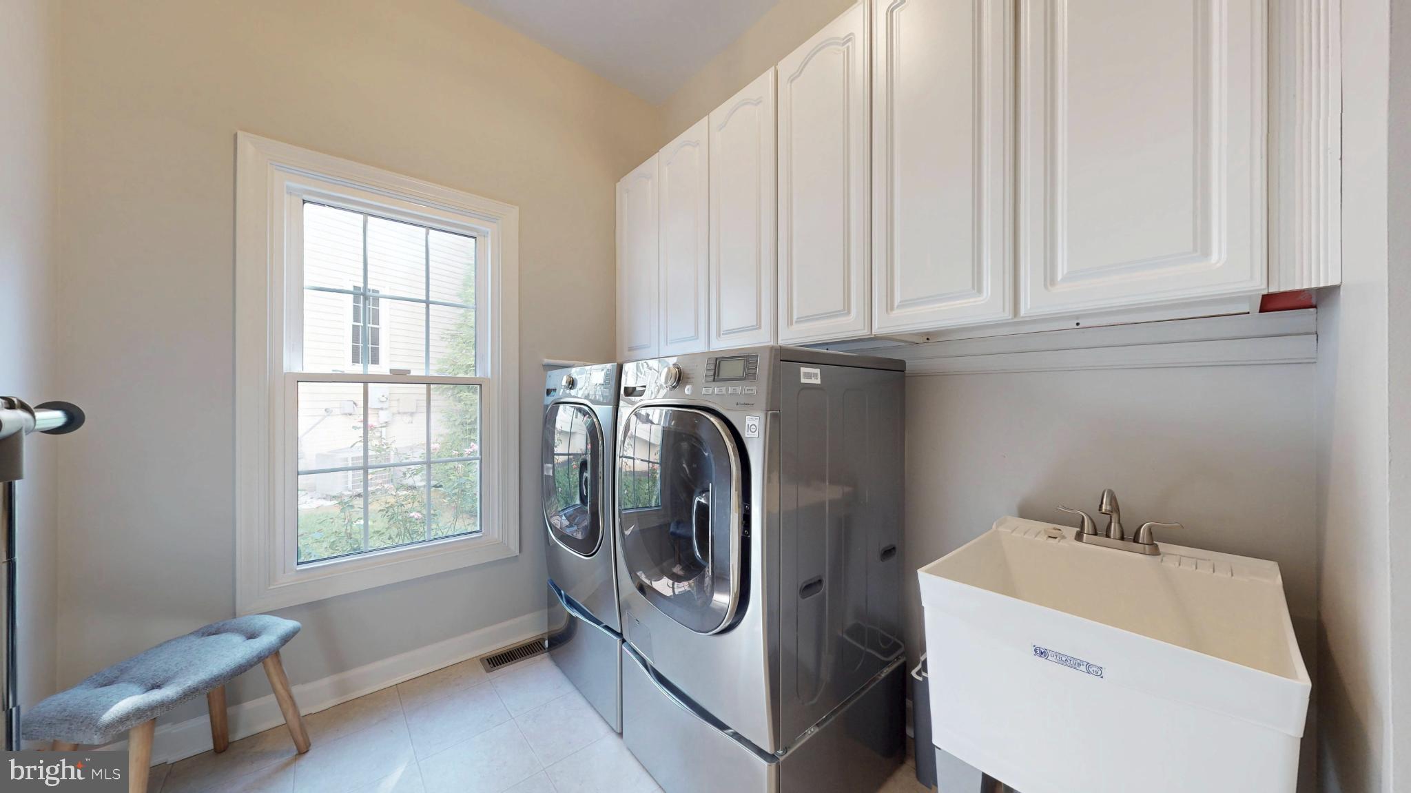 RIVER CREST - Residential