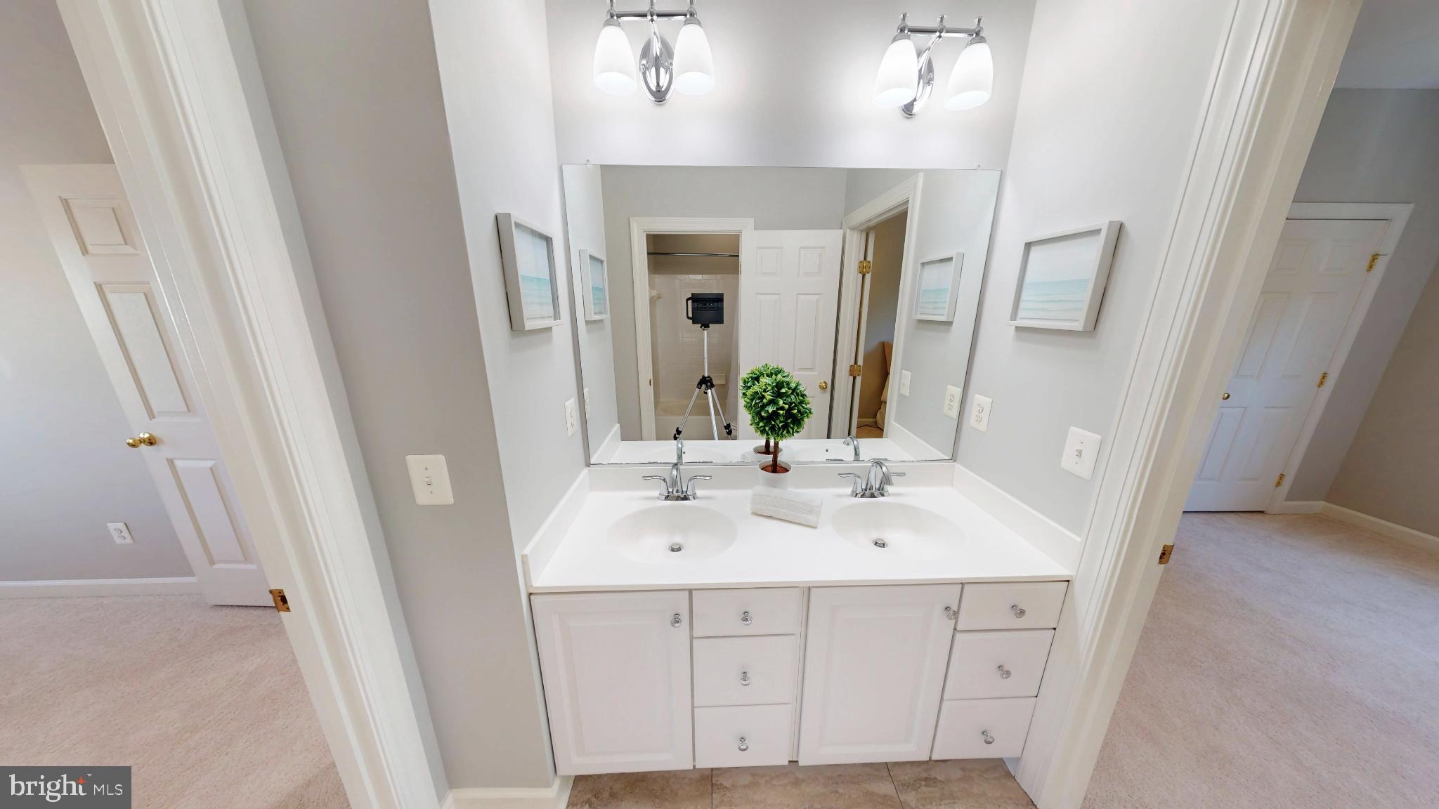 RIVER CREST - Residential