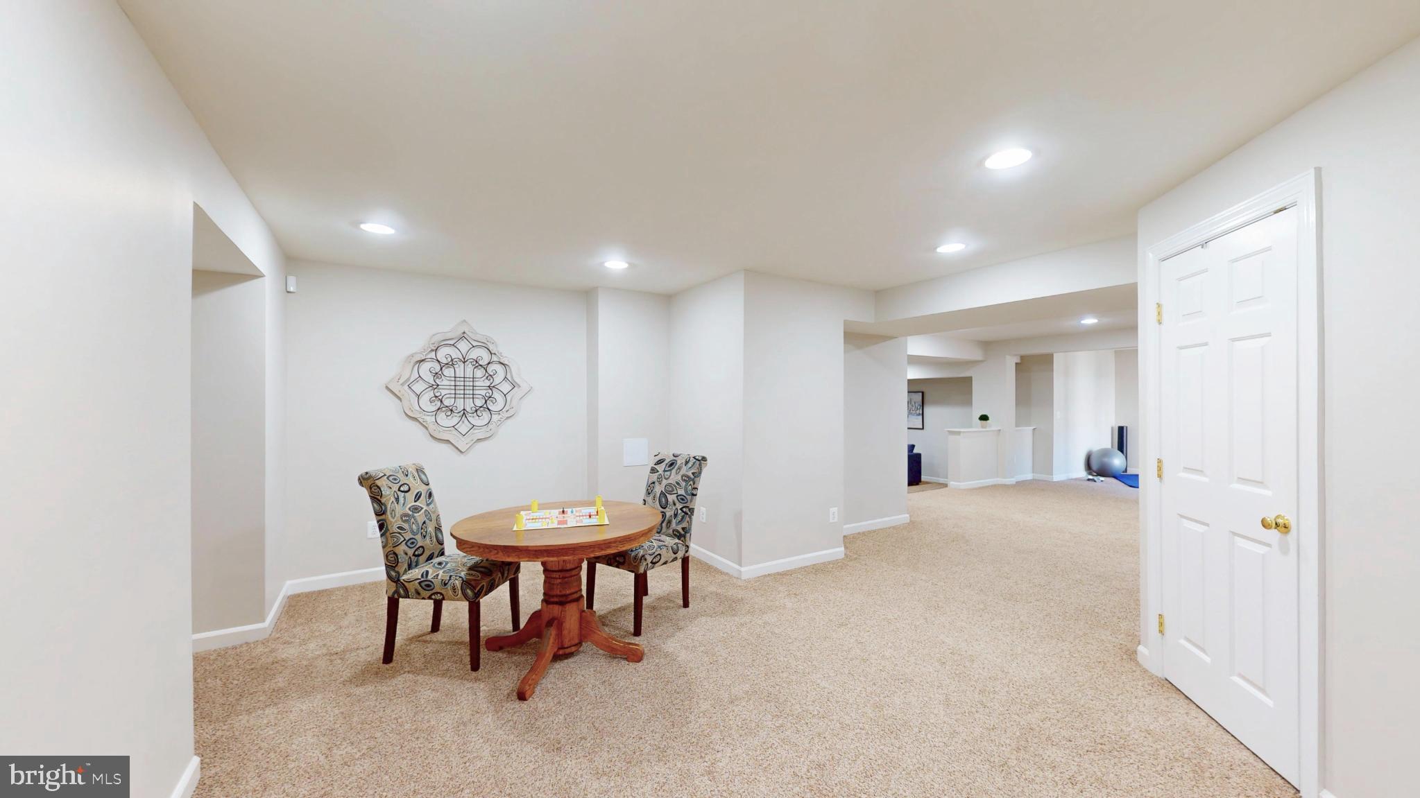 RIVER CREST - Residential