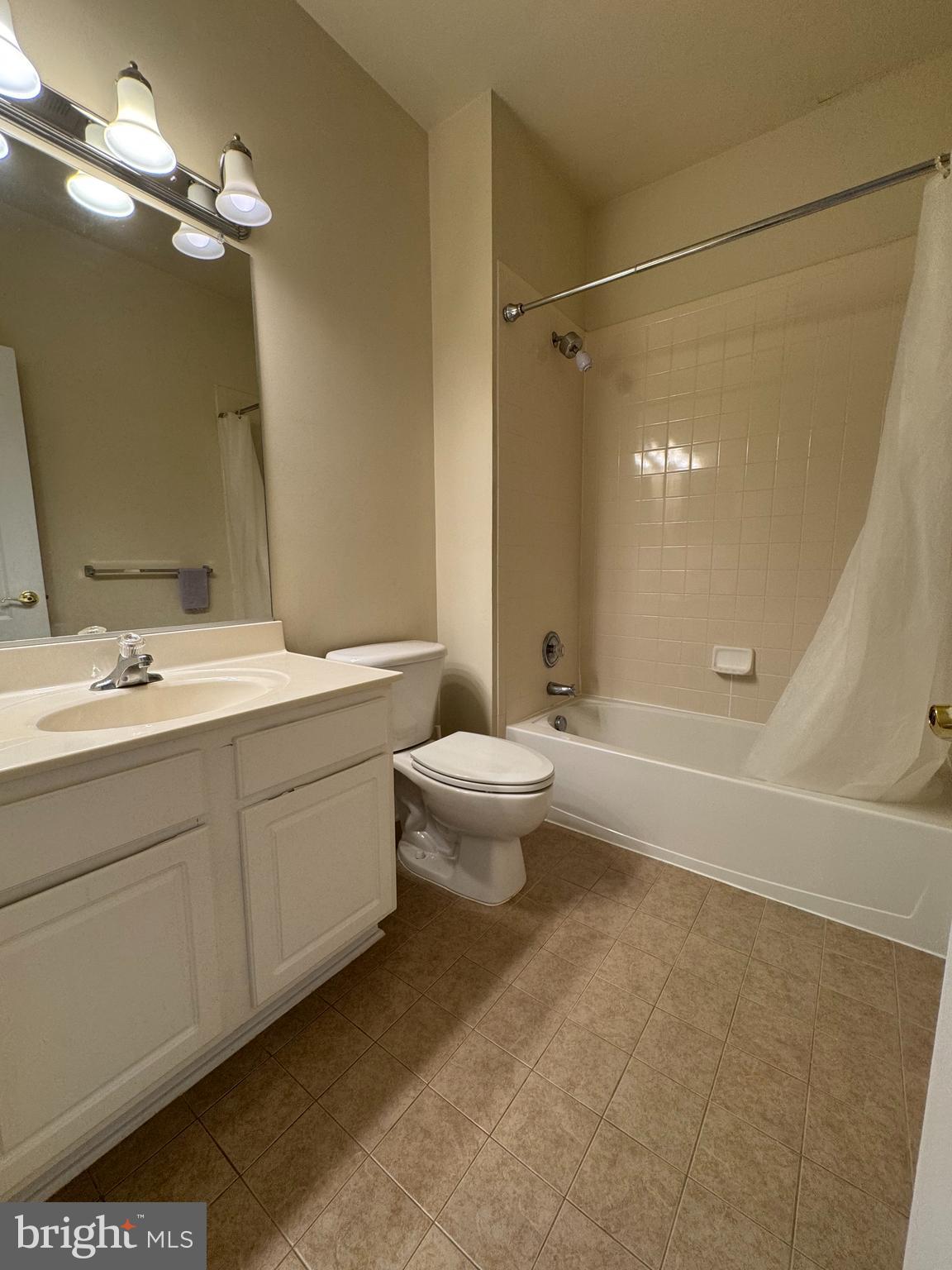 HIDDEN CREEK - Residential Lease