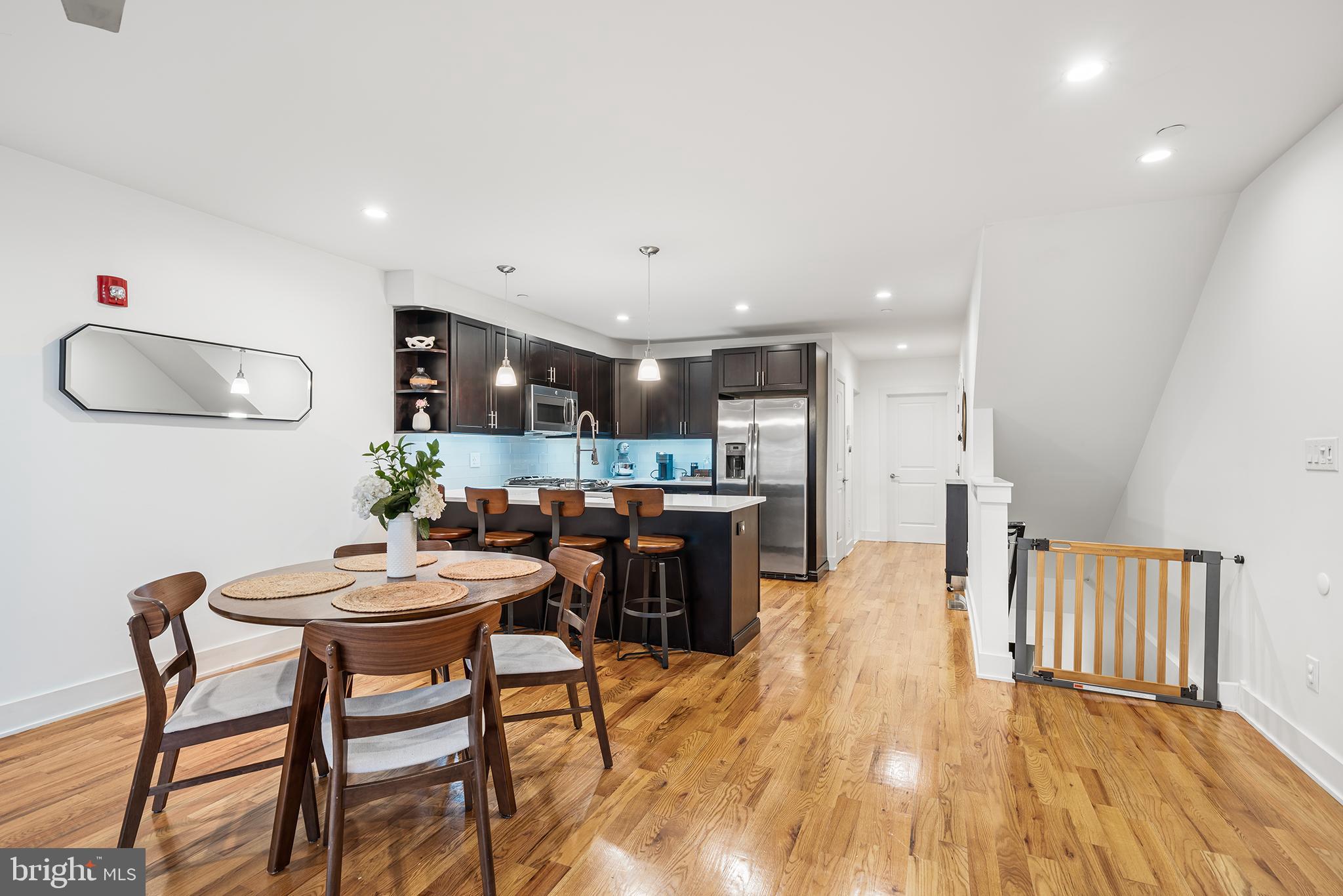 1517 BROWN STREET 00 1