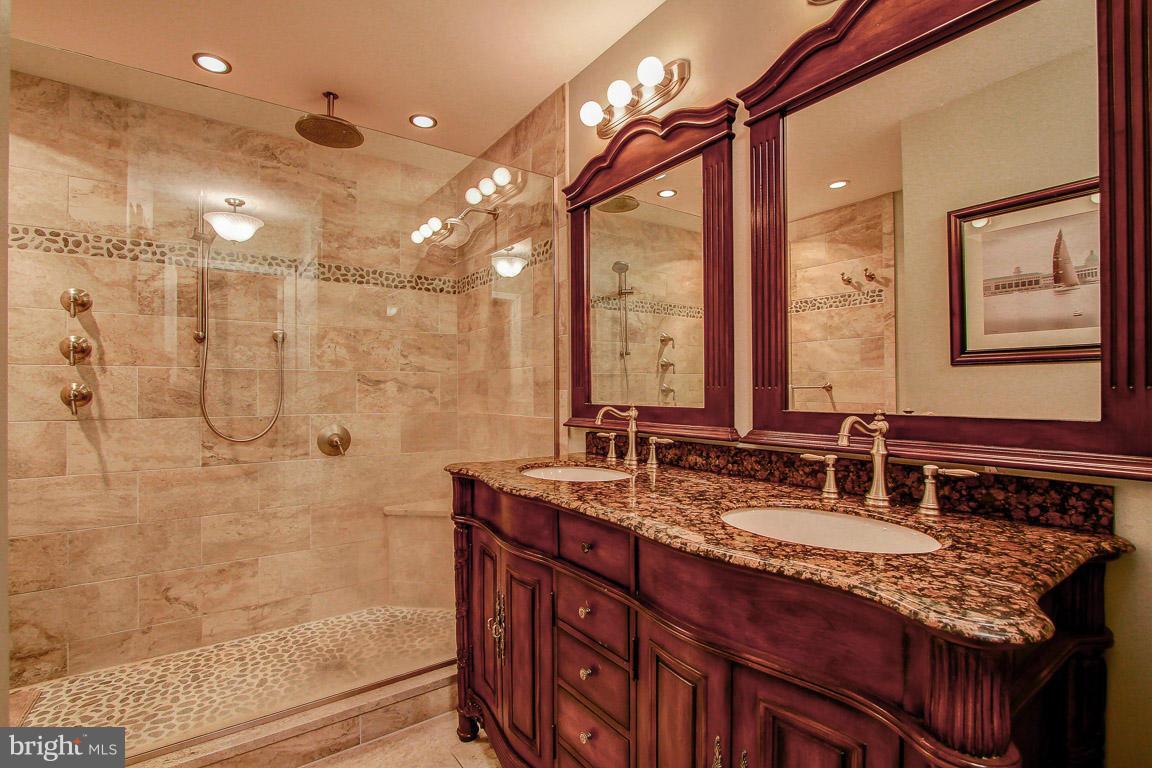 RIVA TRACE - Residential Lease