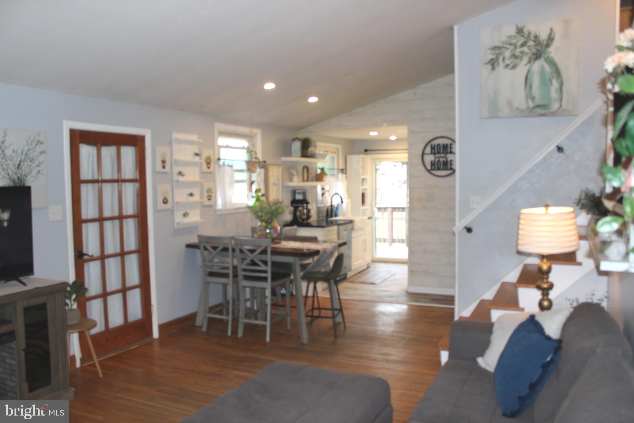 95 IVY LANE