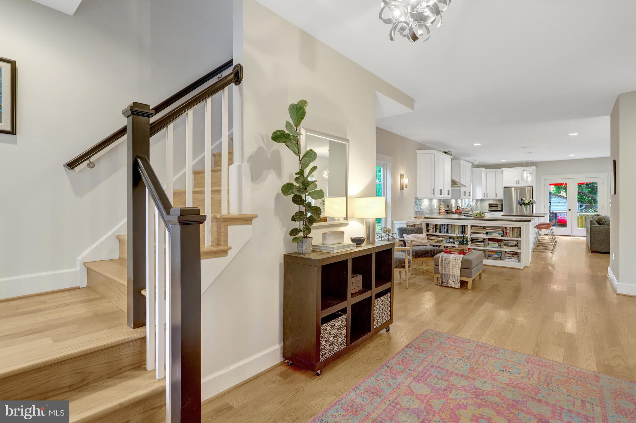 22 W DEL RAY AVENUE