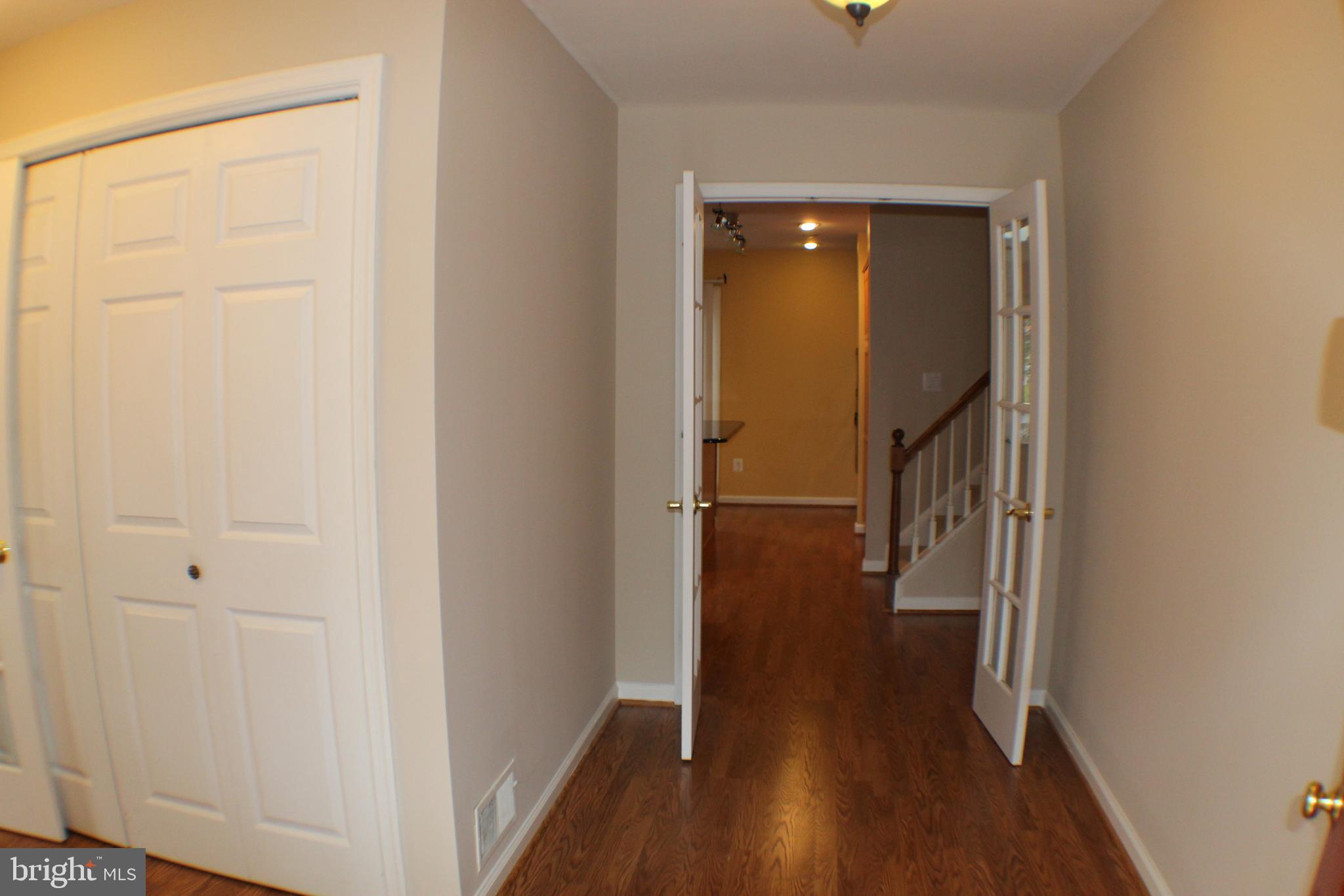 5584 QUEEN VICTORIA COURT