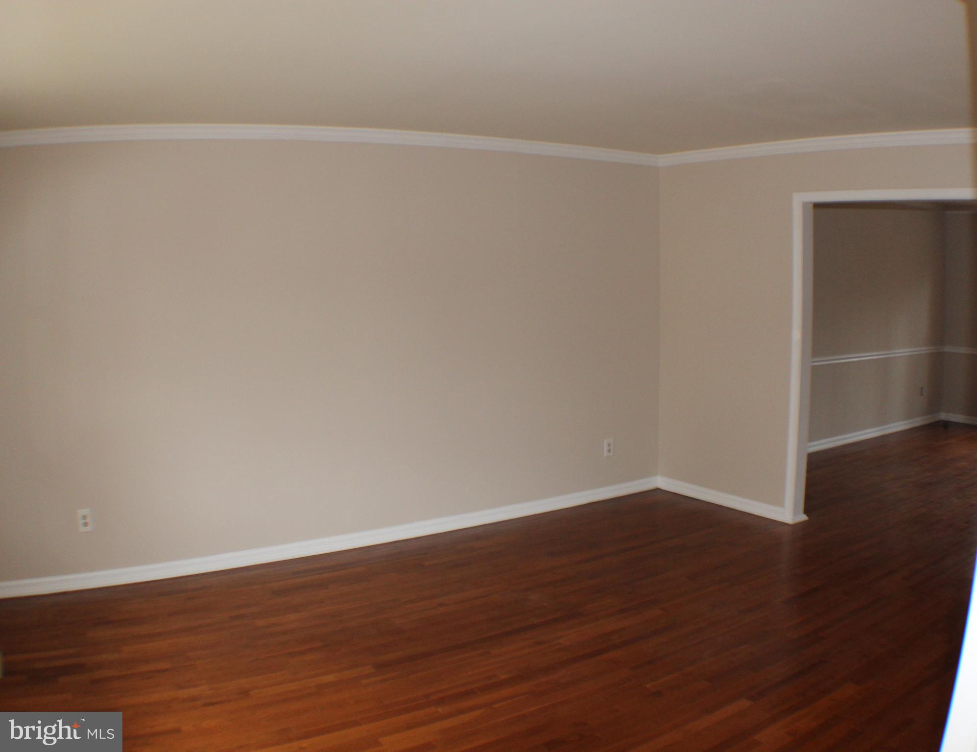 5584 QUEEN VICTORIA COURT