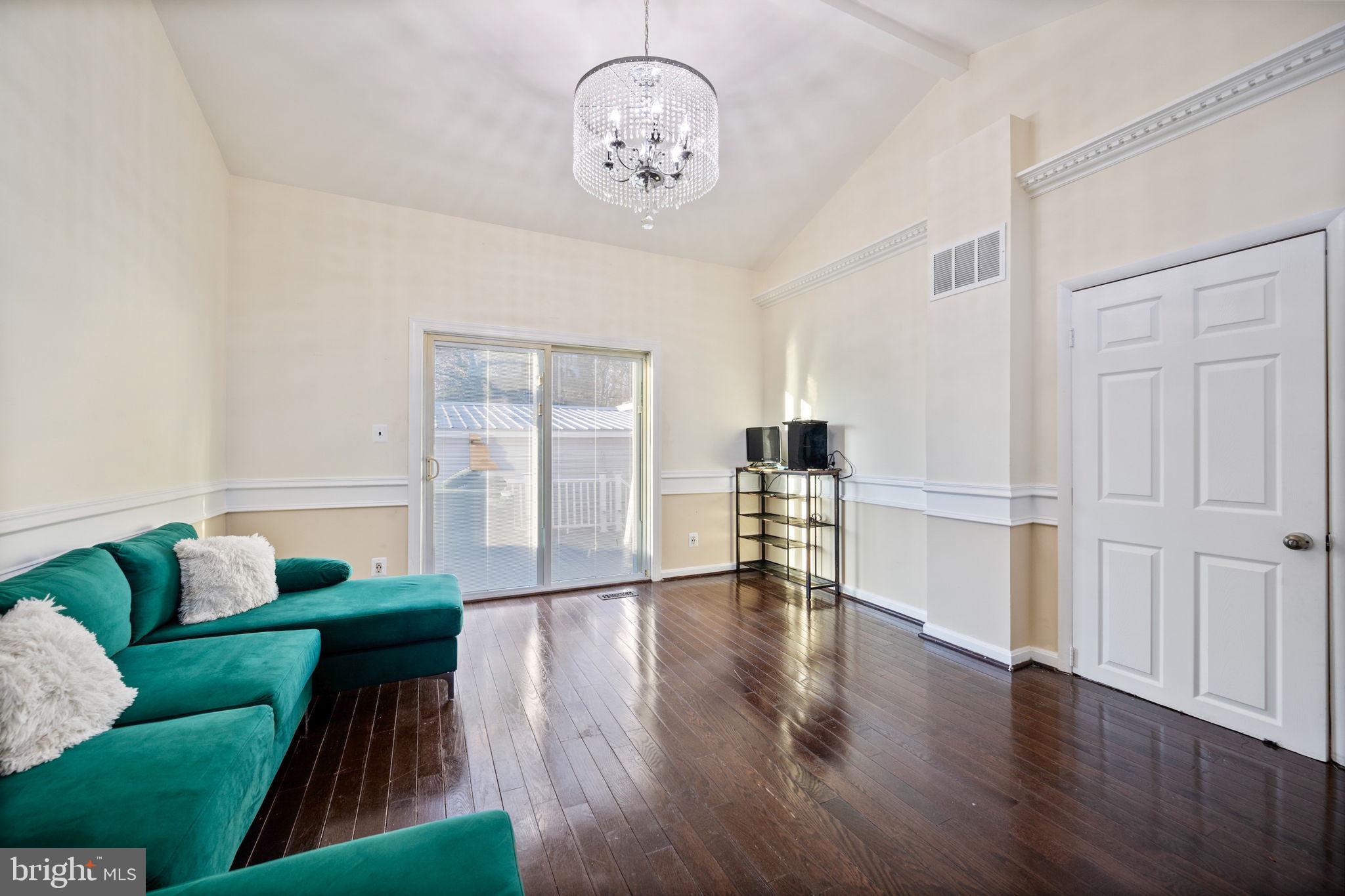 ROSEDALE - Residential