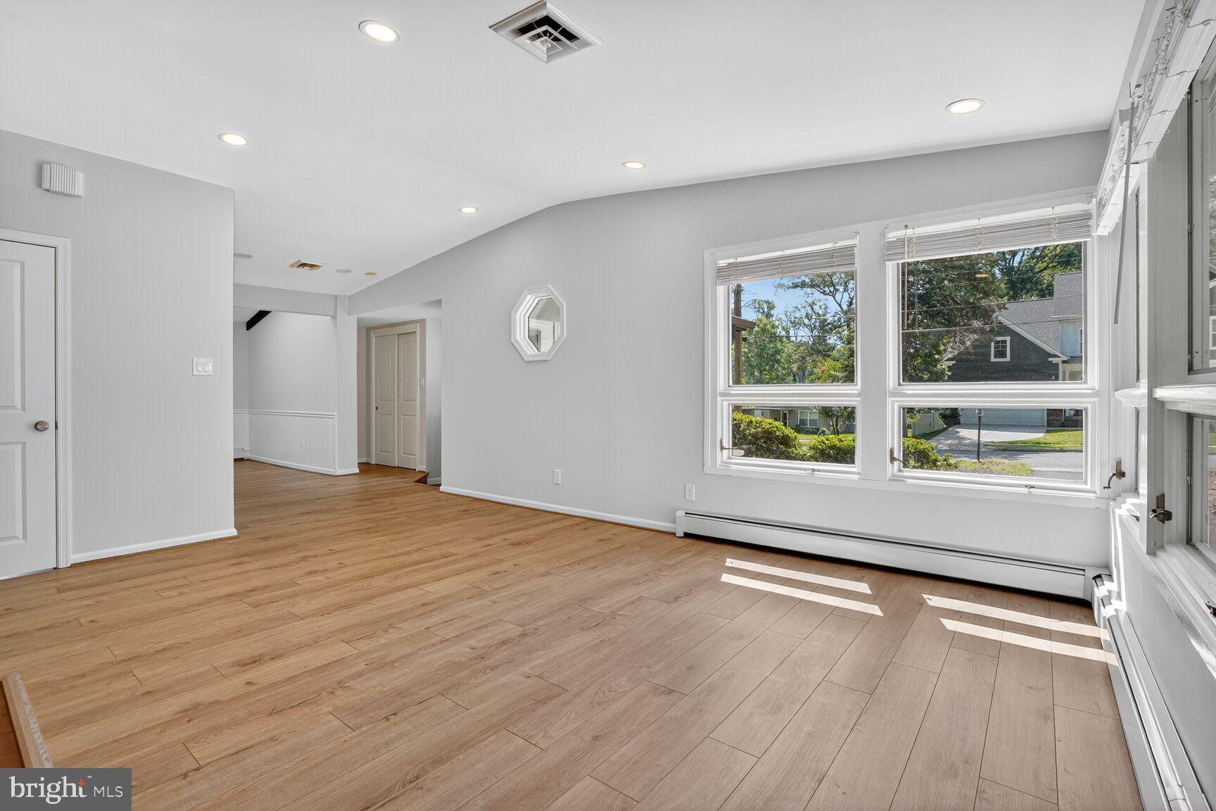 WOODLEY - Residential Lease