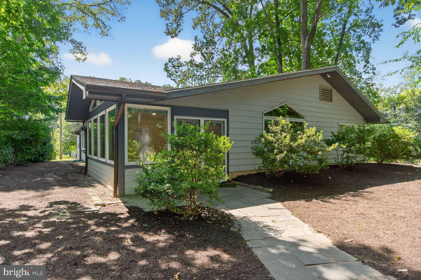 WOODLEY - Residential Lease