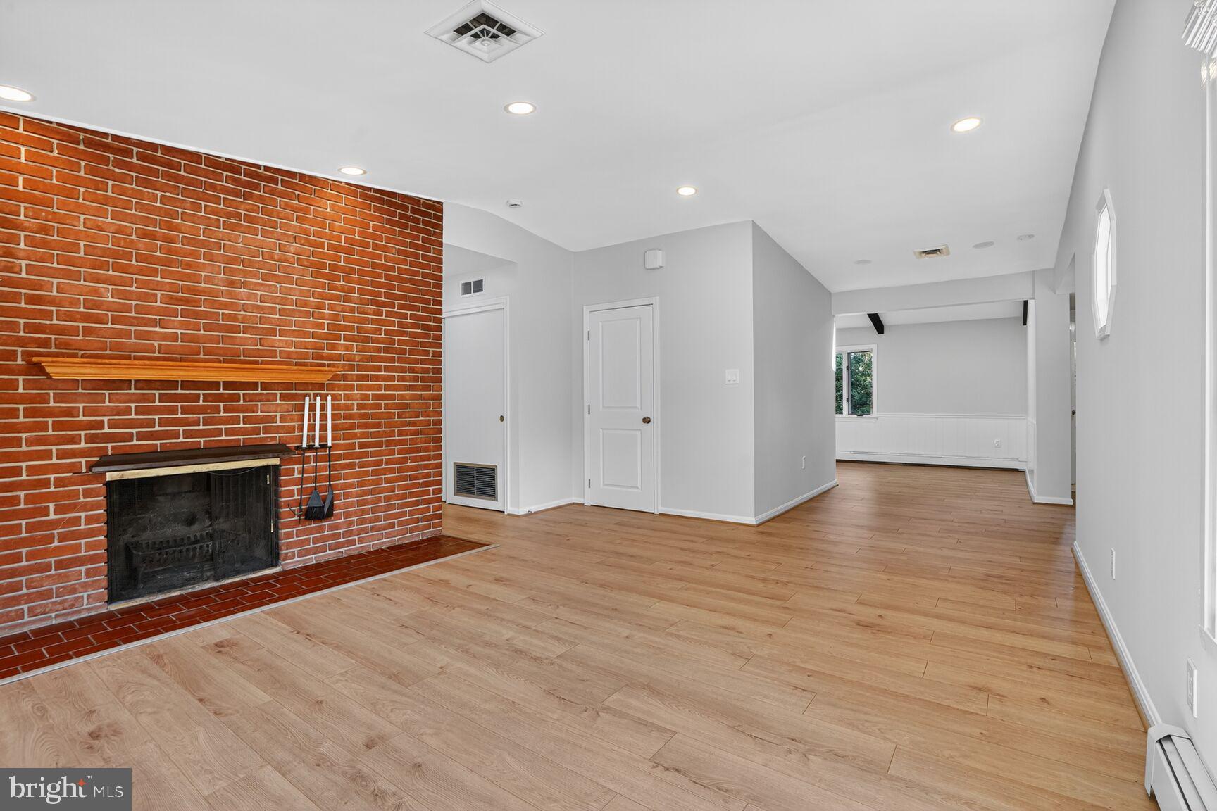 WOODLEY - Residential Lease