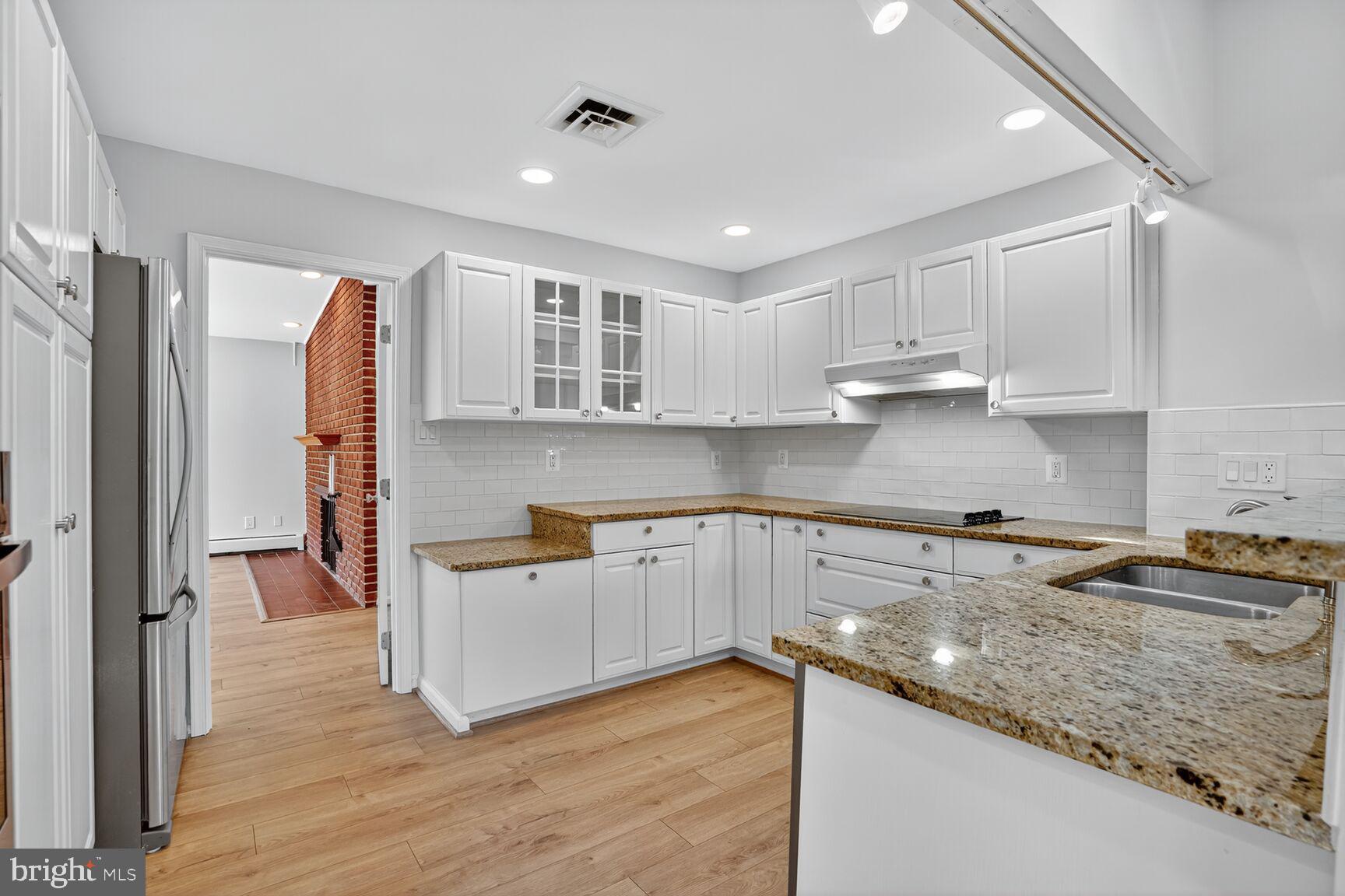 WOODLEY - Residential Lease