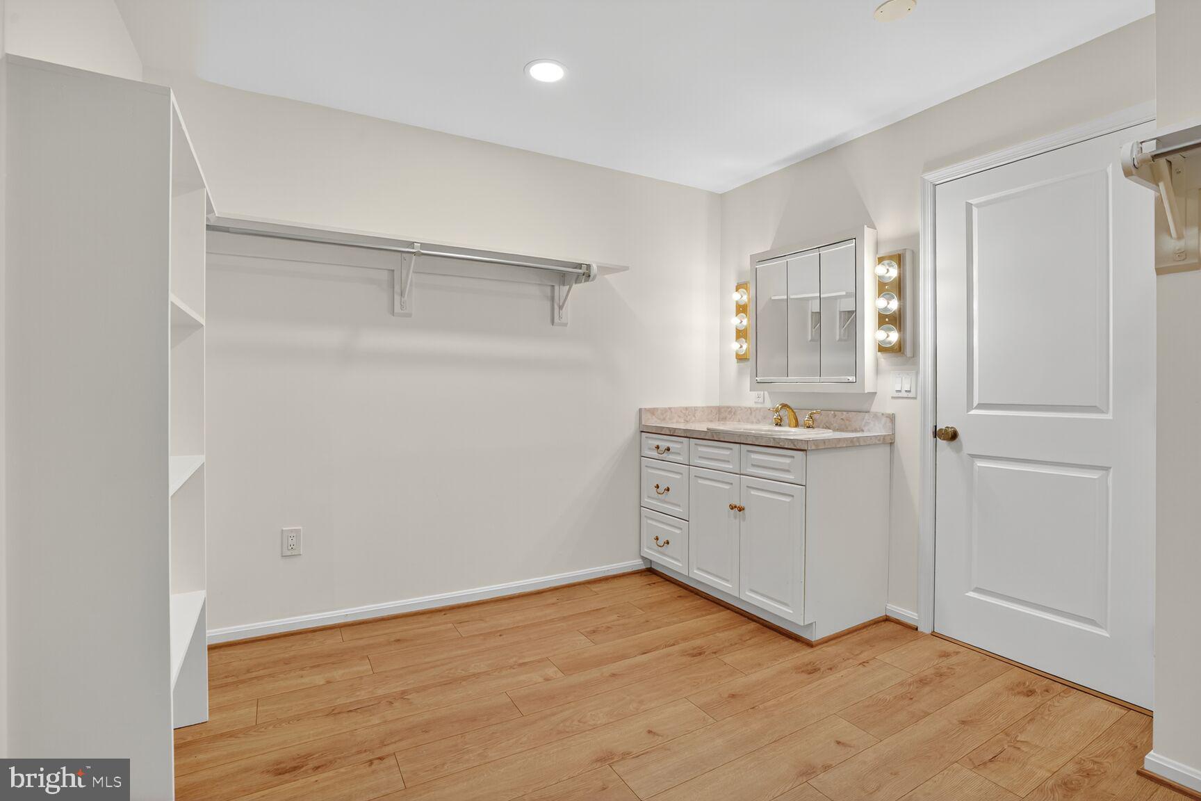 WOODLEY - Residential Lease