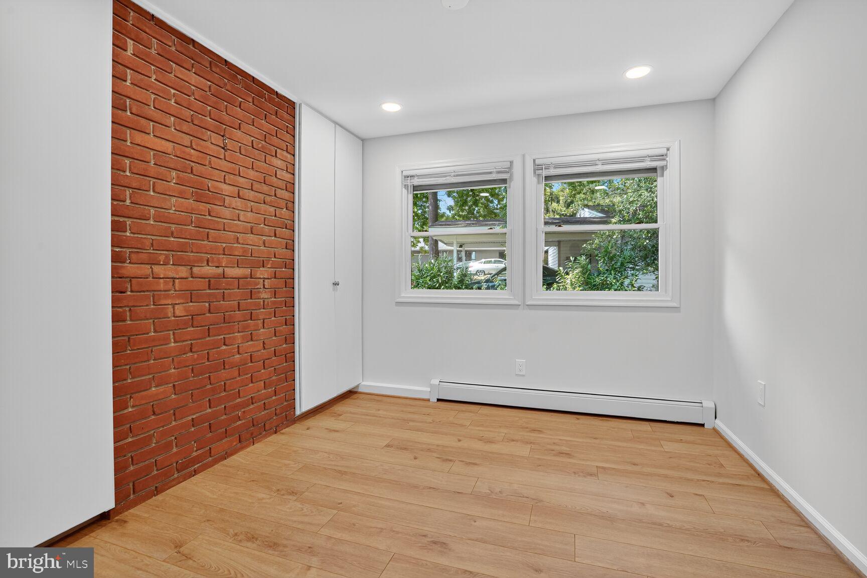 WOODLEY - Residential Lease