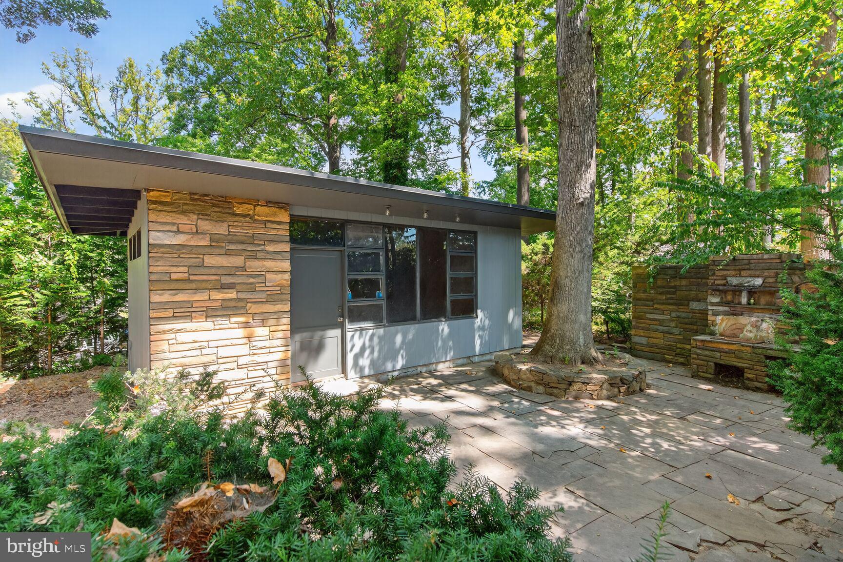 WOODLEY - Residential Lease