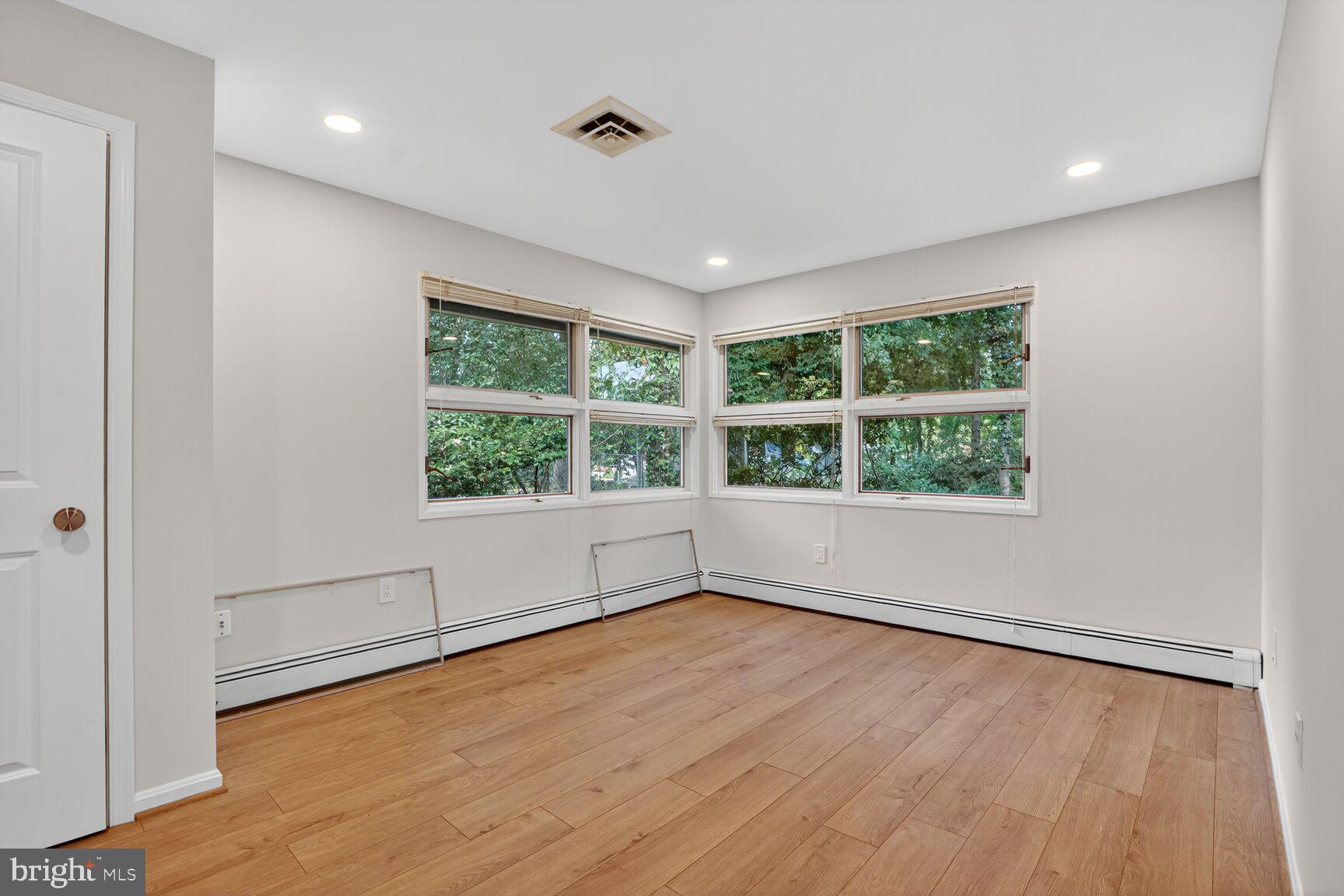 WOODLEY - Residential Lease