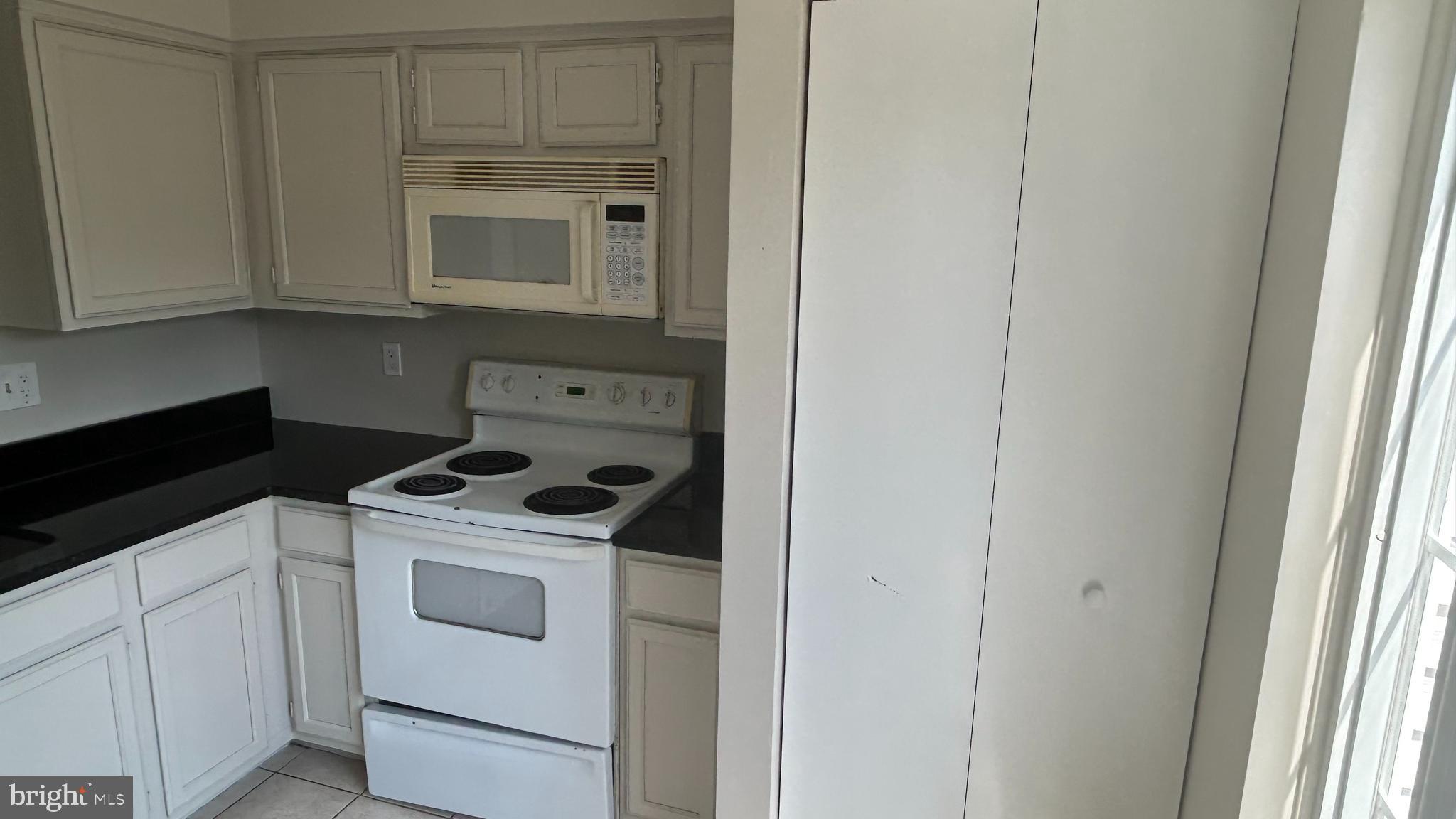 DEVON HILLS CONDO - Residential Lease