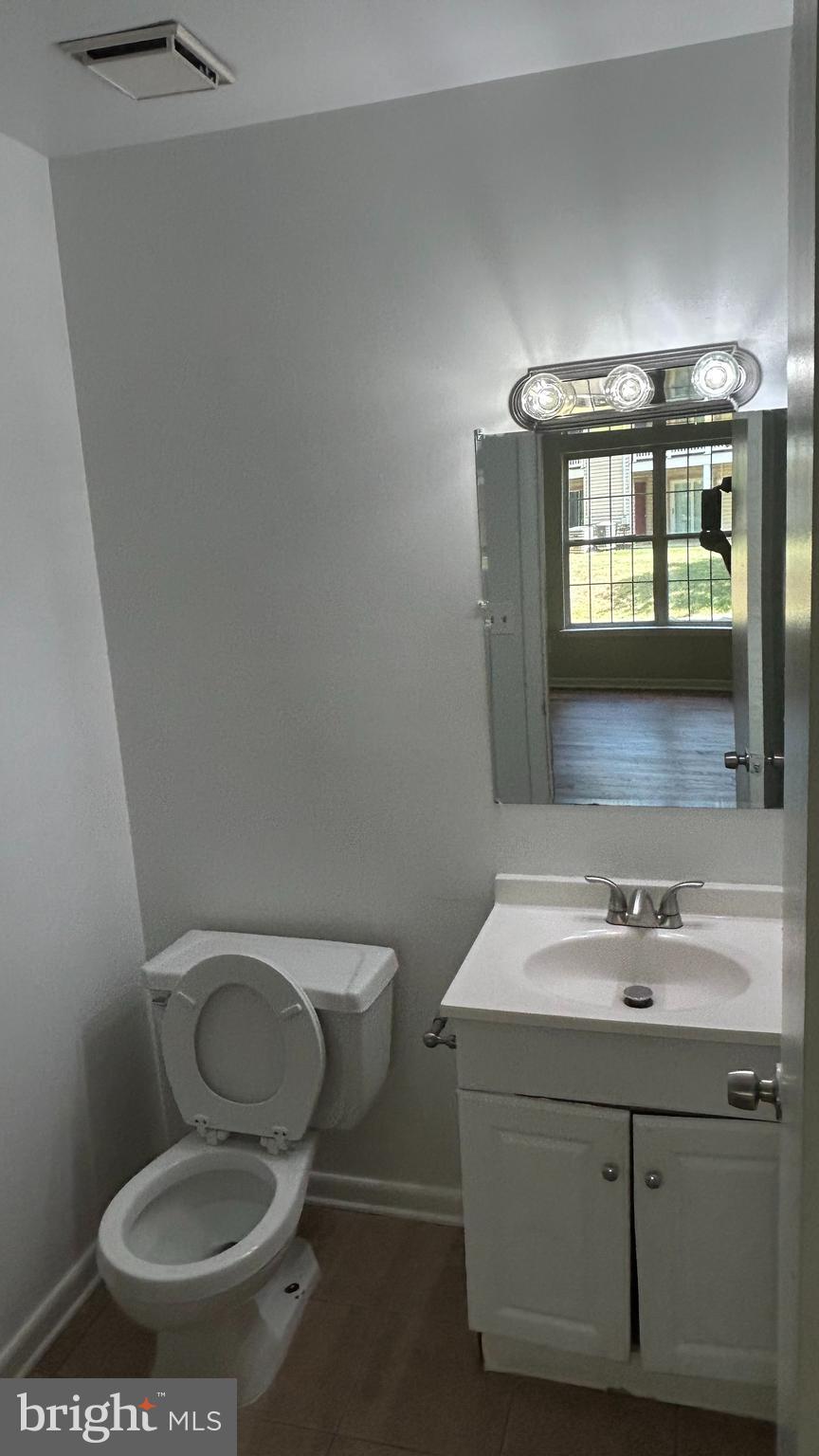 DEVON HILLS CONDO - Residential Lease